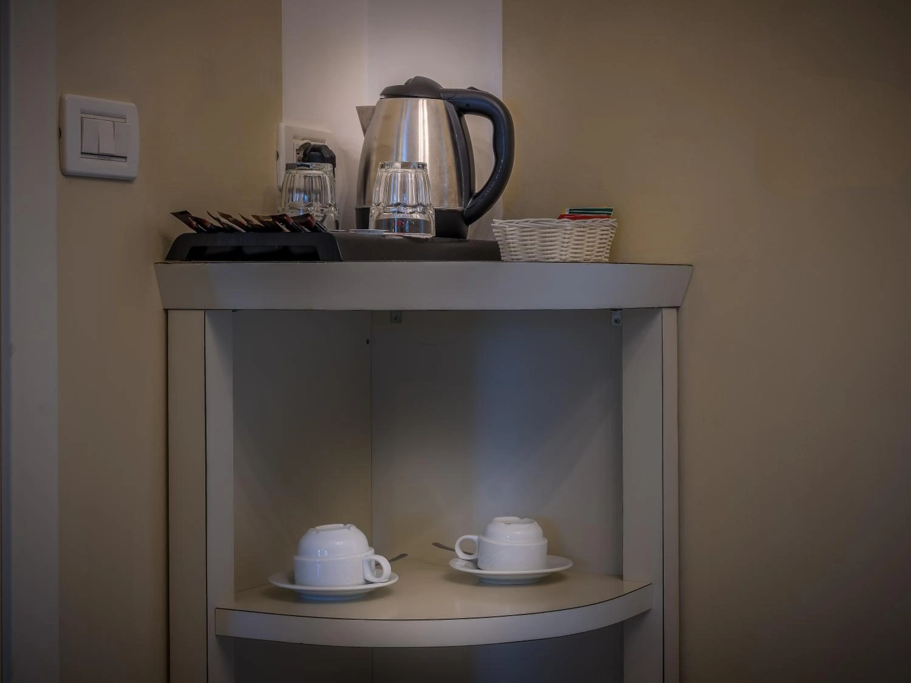 Coffee/tea facilities in Parc Hotel Germano Suites & Apartments