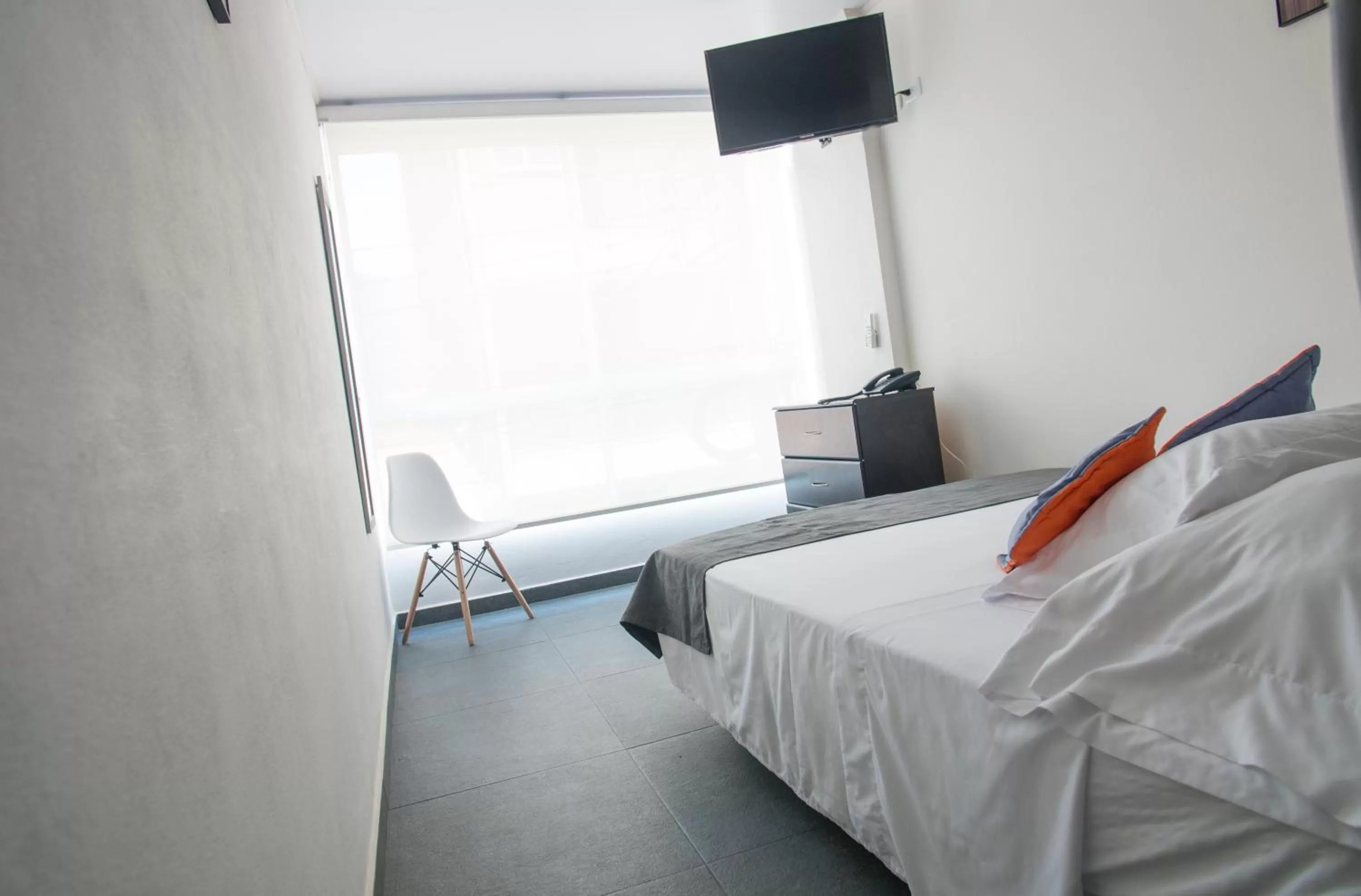 Property building, Bed in Hotel Grand H&R