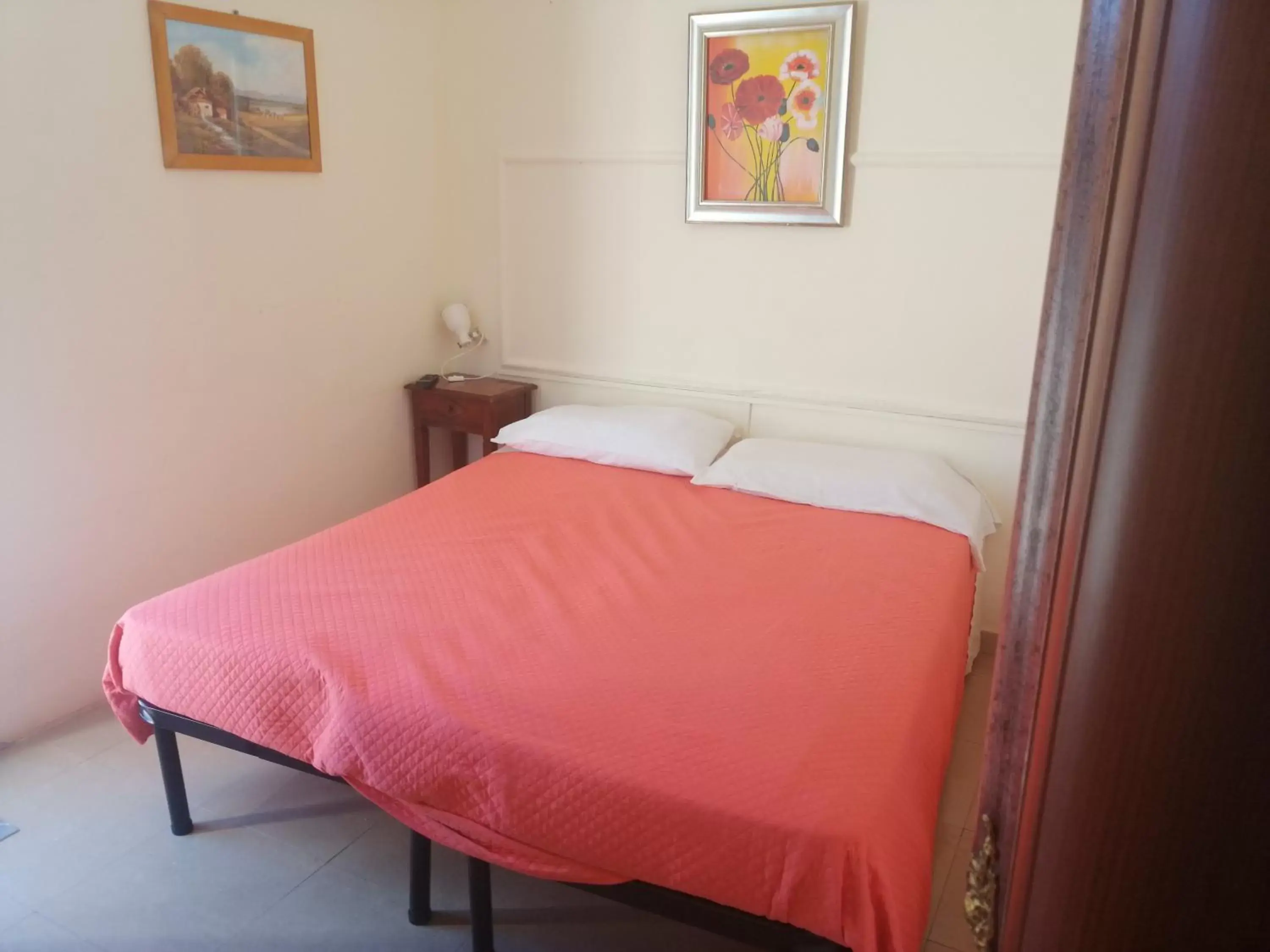 Double Room with Balcony in Affitacamere DANTE Double Room with Balcony in Affitacamere DANTE