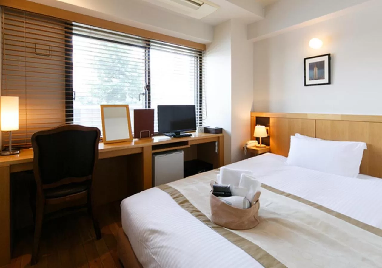 Bed in Sutton Place Hotel Ueno