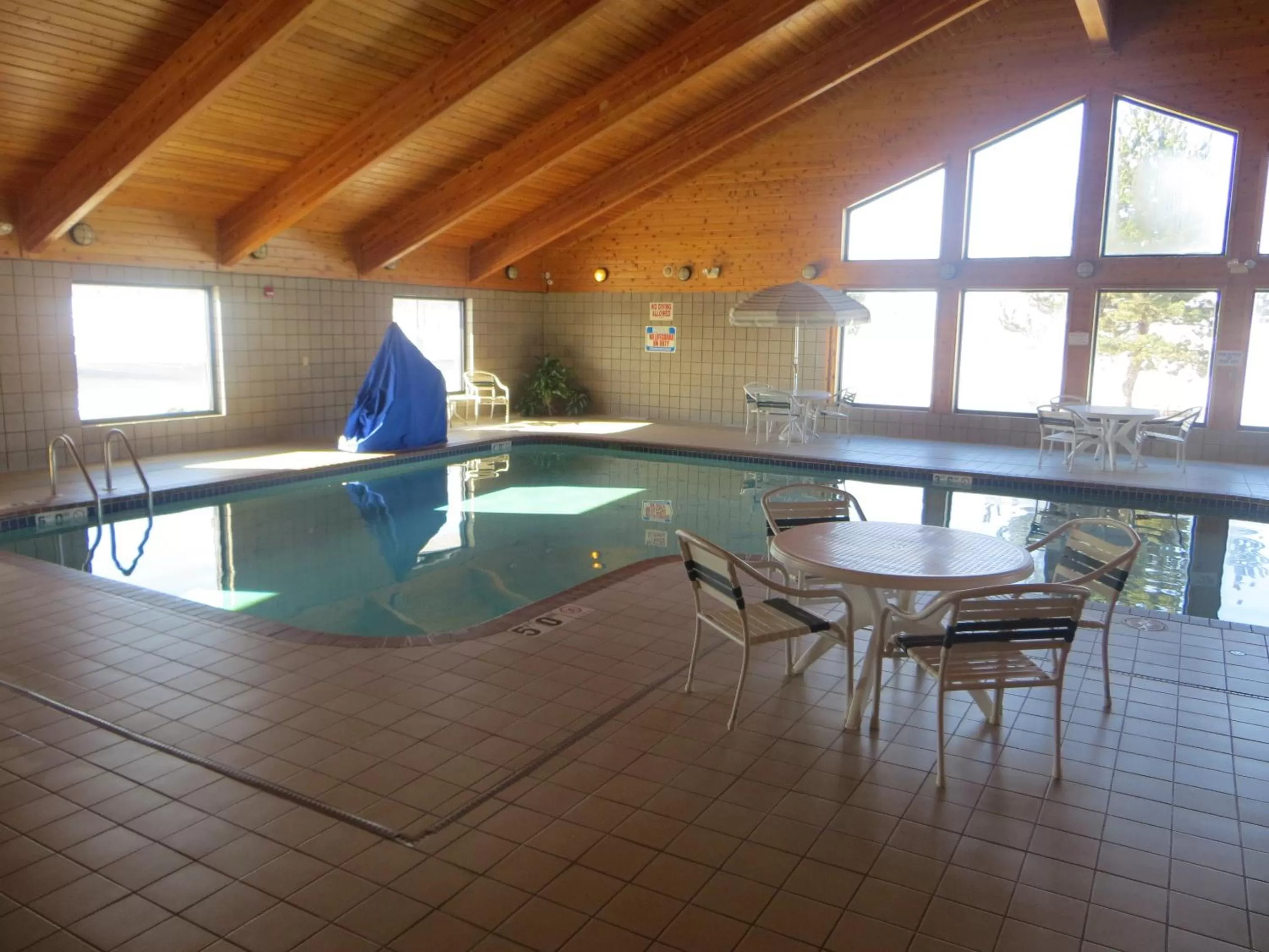 Swimming pool in AmericInn by Wyndham Manitowoc