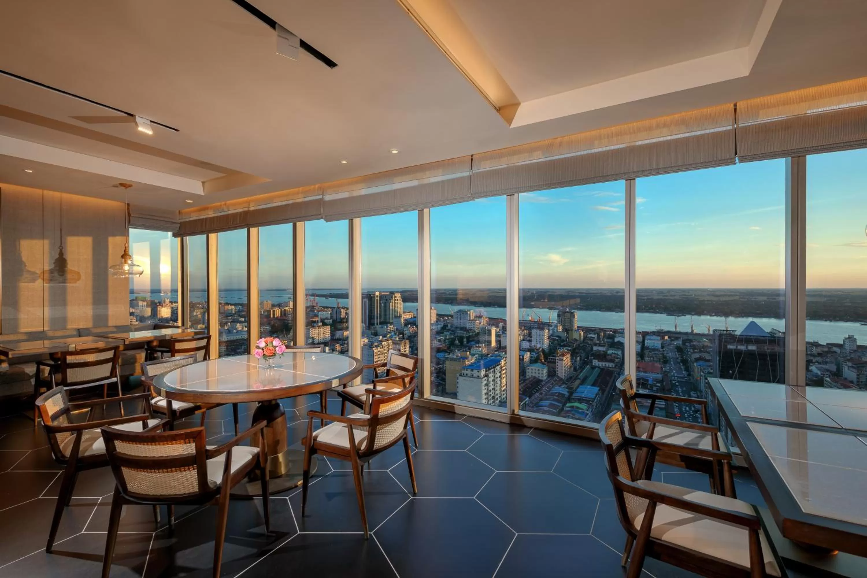 Restaurant/places to eat in Pan Pacific Yangon