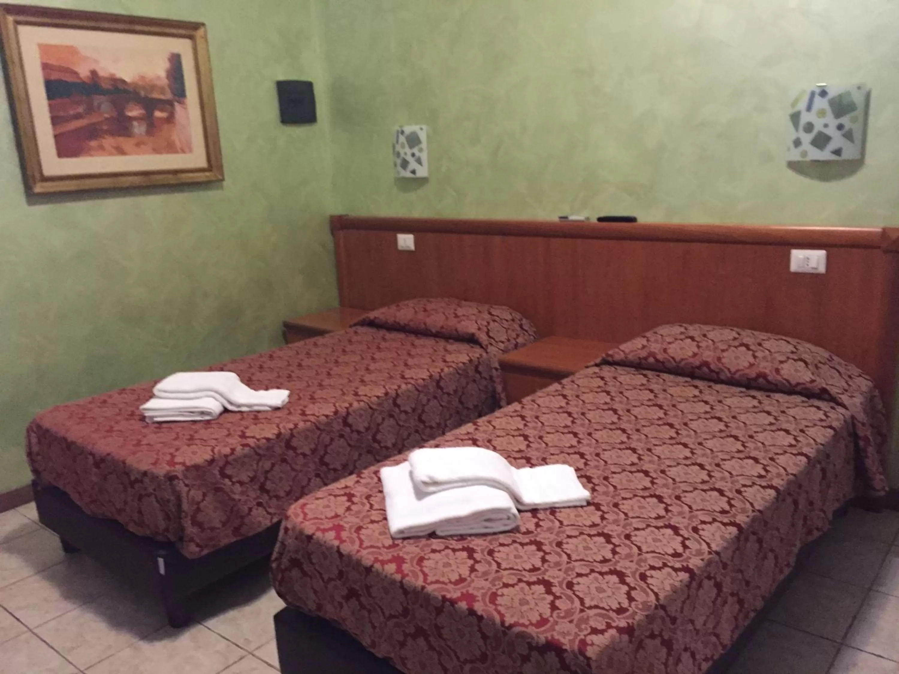 Bedroom, Bed in Hotel Tokyo