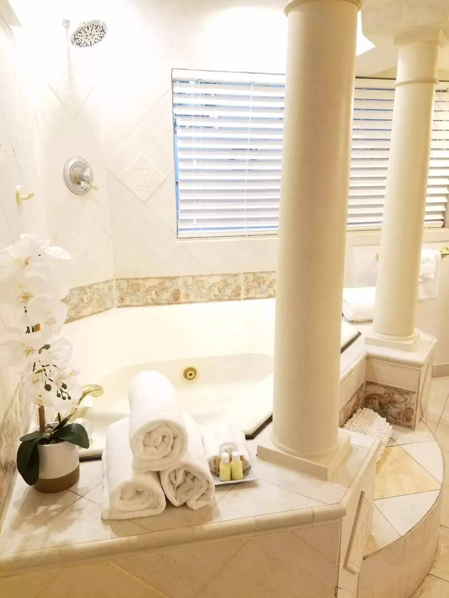 Deluxe King Suite in Blind Pass Resort Motel Deluxe King Suite in Blind Pass Resort Motel