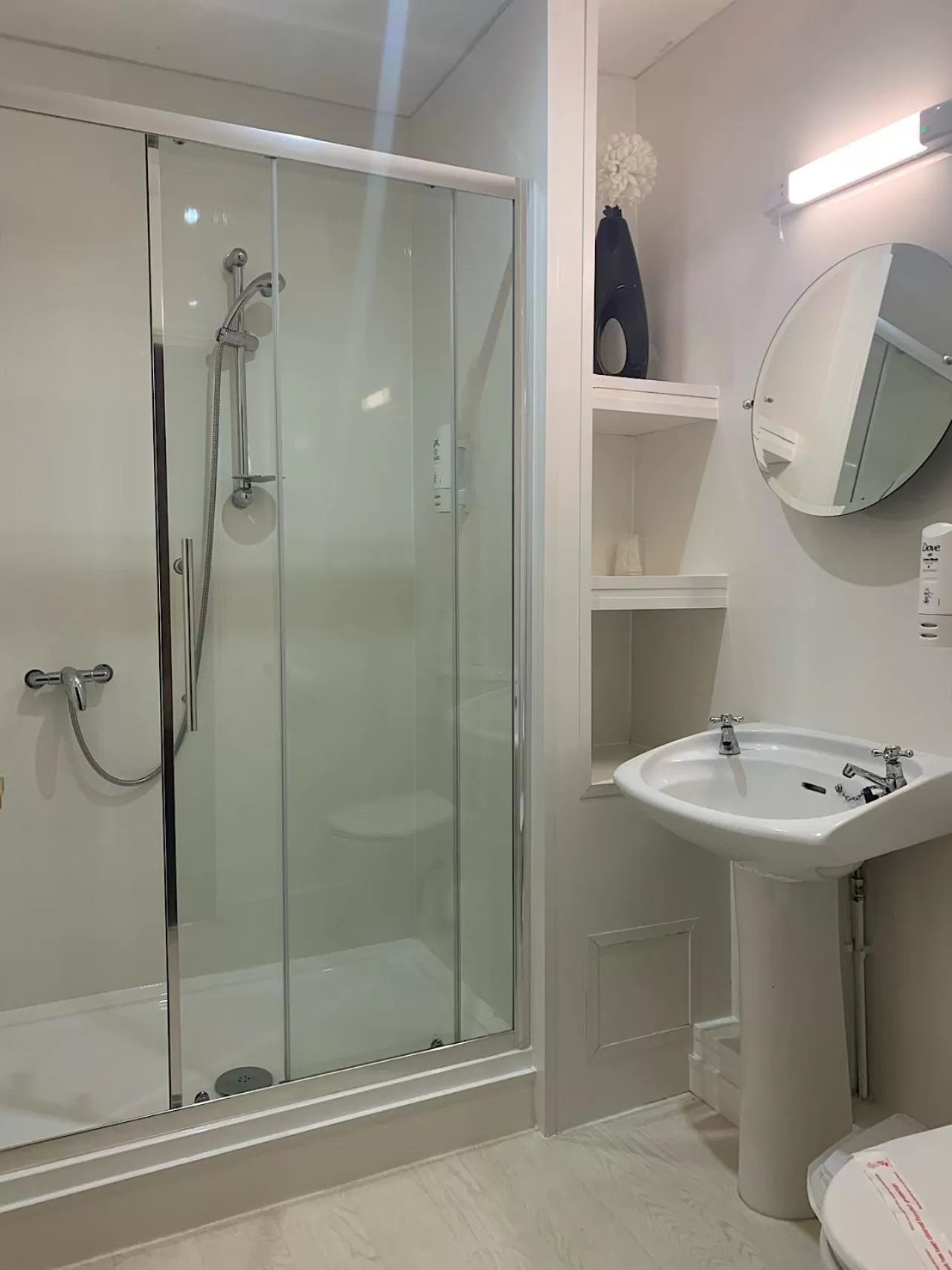 Bathroom in The Beaufort Hotel