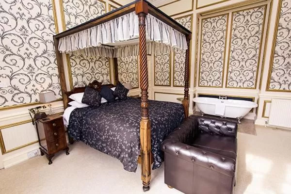 Photo of the whole room, Bed in The Old Lodge
