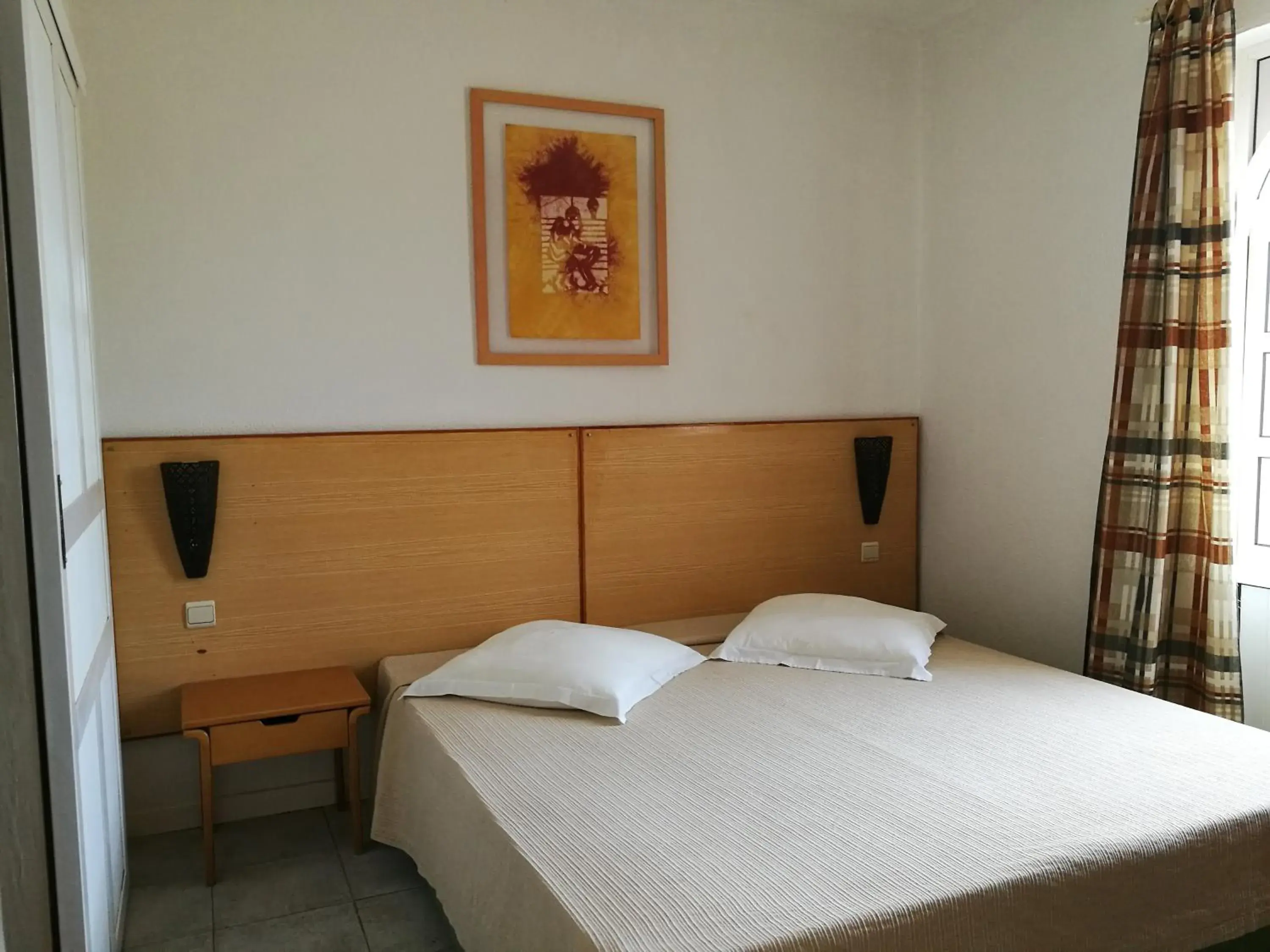 Triple Room in Foya Branca by Flagworld Hotels Triple Room in Foya Branca by Flagworld Hotels