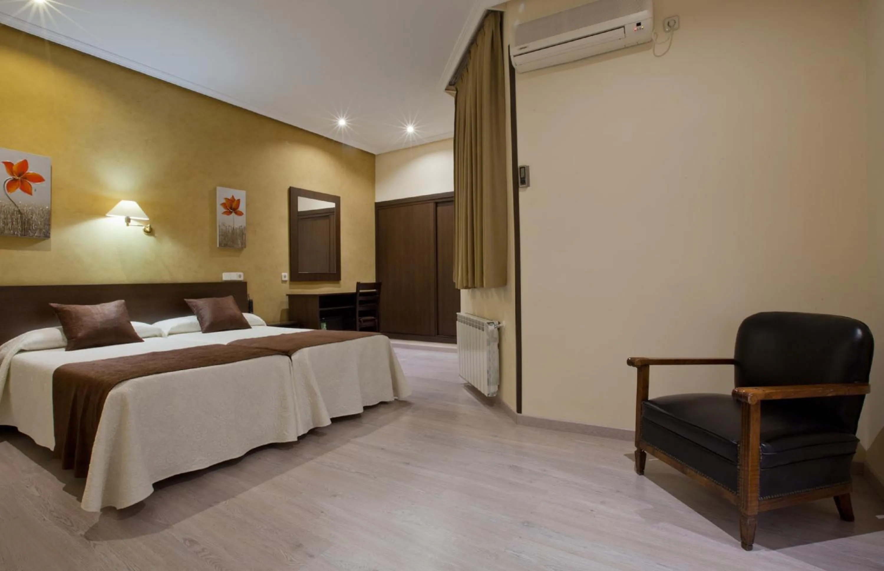 Photo of the whole room, Bed in Hotel Mediodia