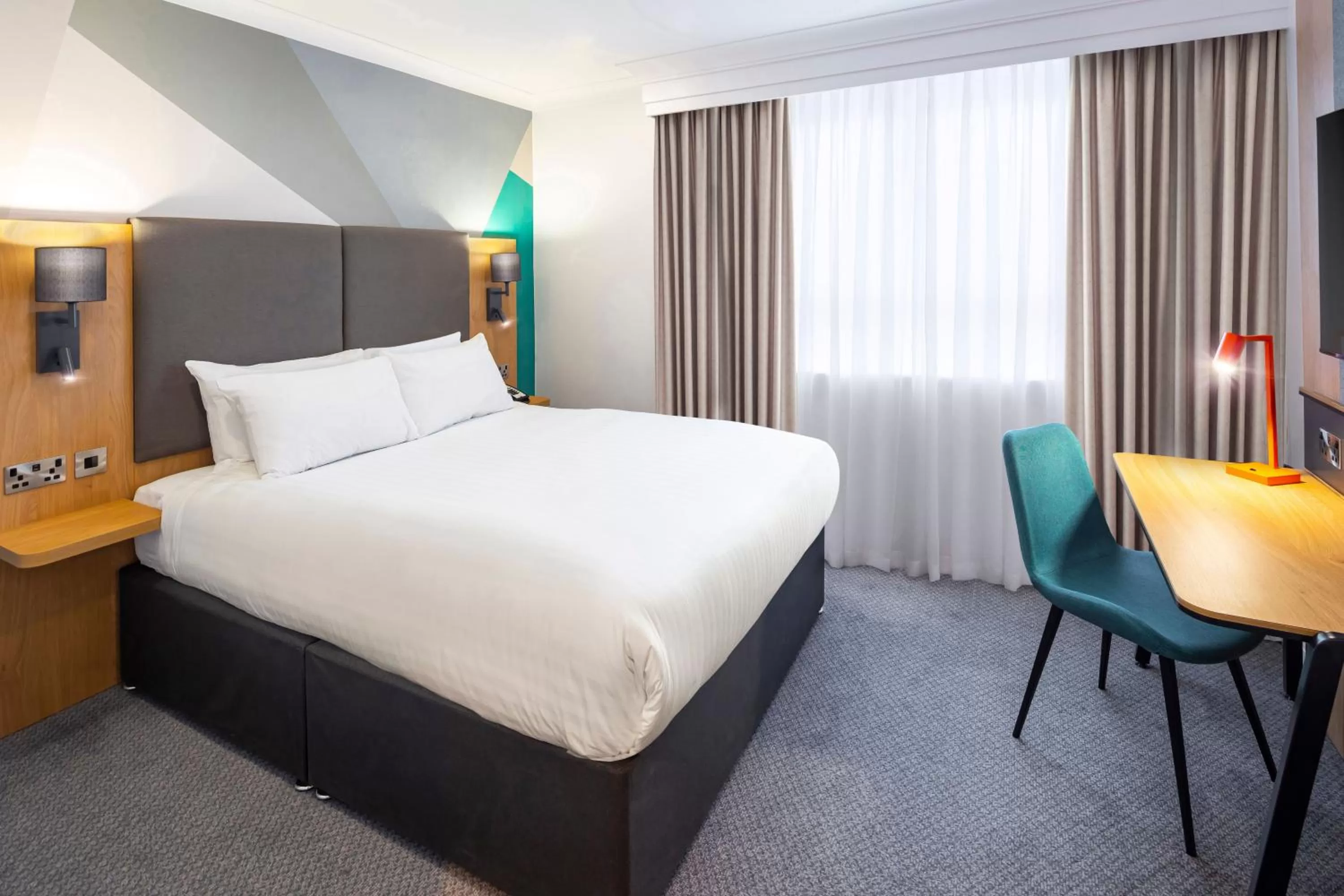 Bedroom, Bed in Holiday Inn Gloucester - Cheltenham by IHG