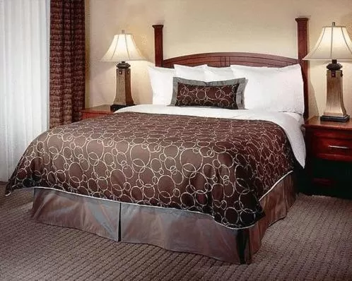 Bed in Staybridge Suites - Philadelphia Valley Forge 422 by IHG