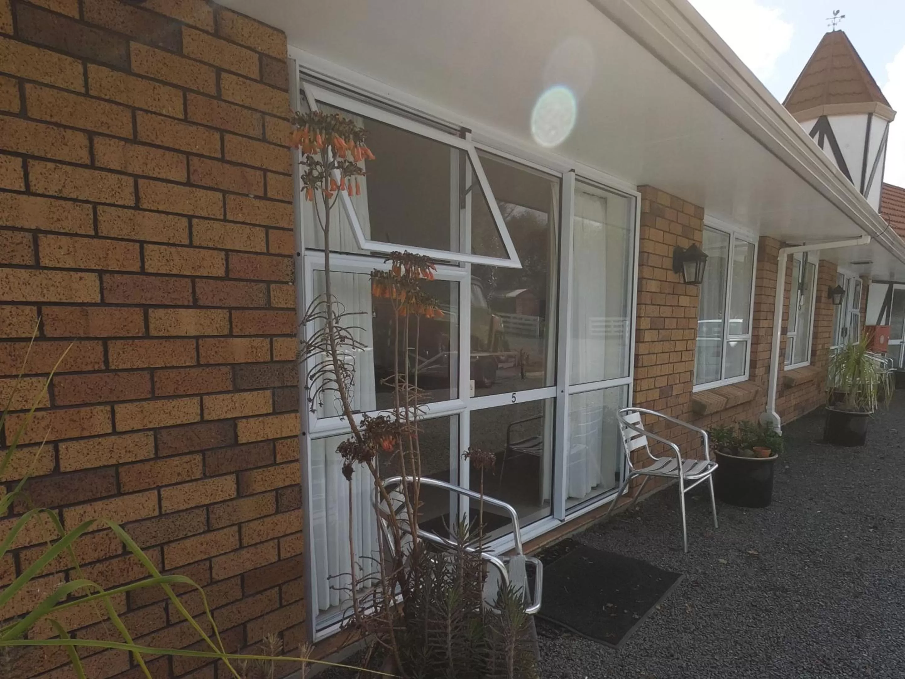 Patio in Castle Court Motel