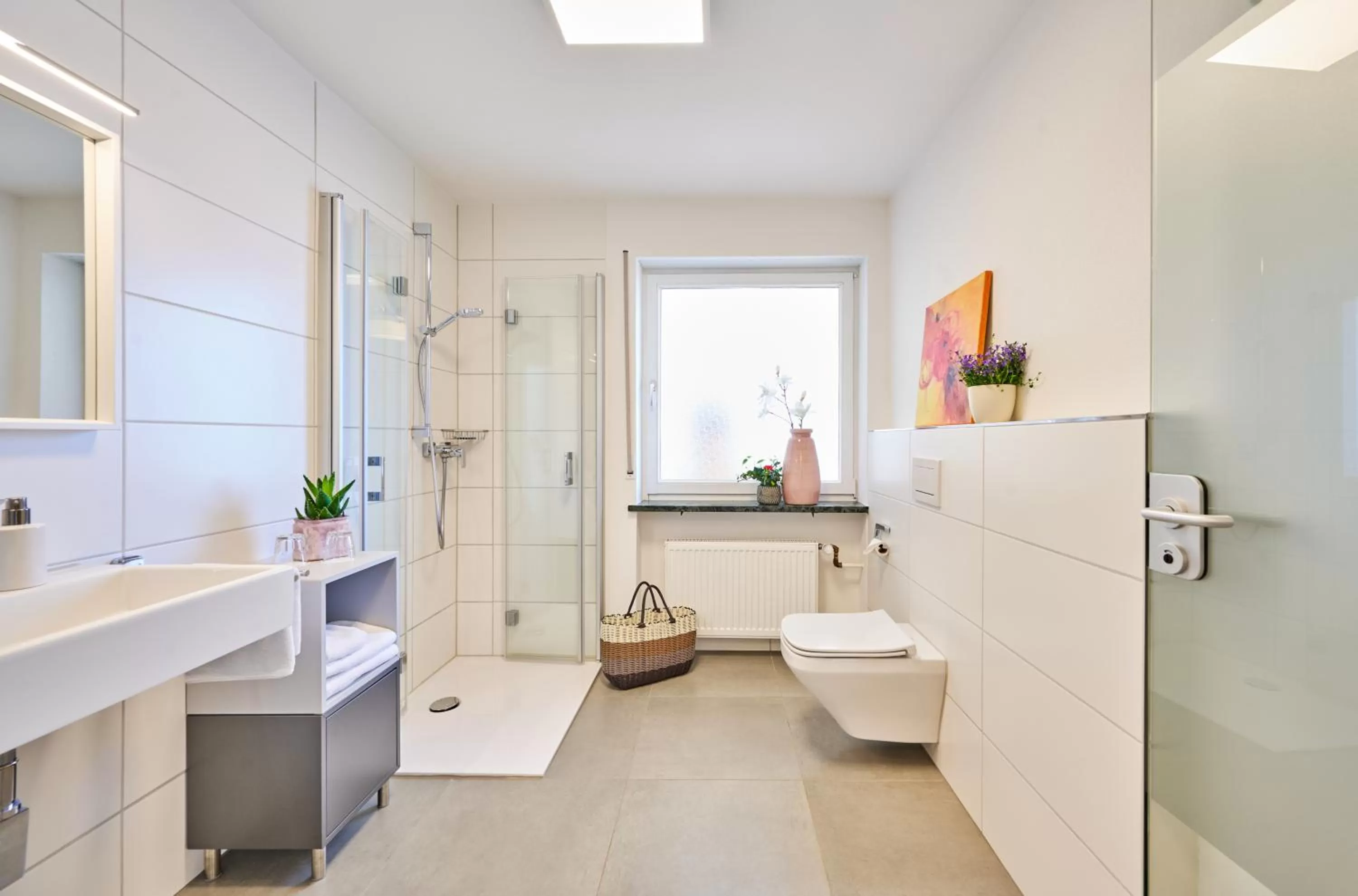 Bathroom in Hotel Restaurant Zum Goldenen Anker mit Hallenbad