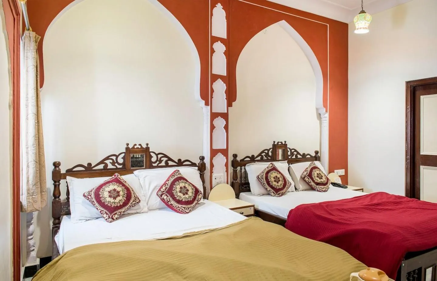 Bedroom, Bed in Hotel Kalyan