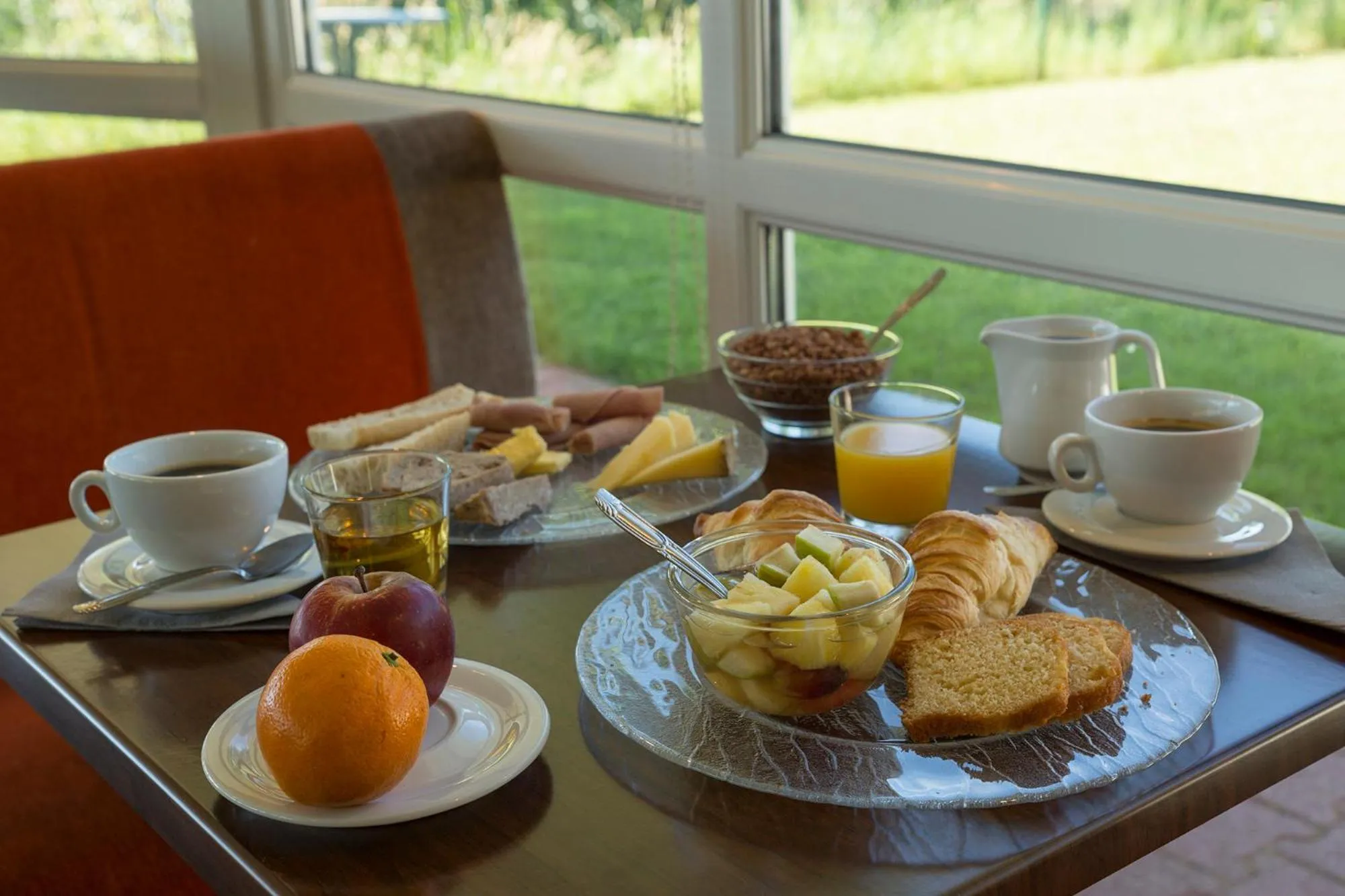 Food close-up in The Originals Access, Hôtel Tulle
