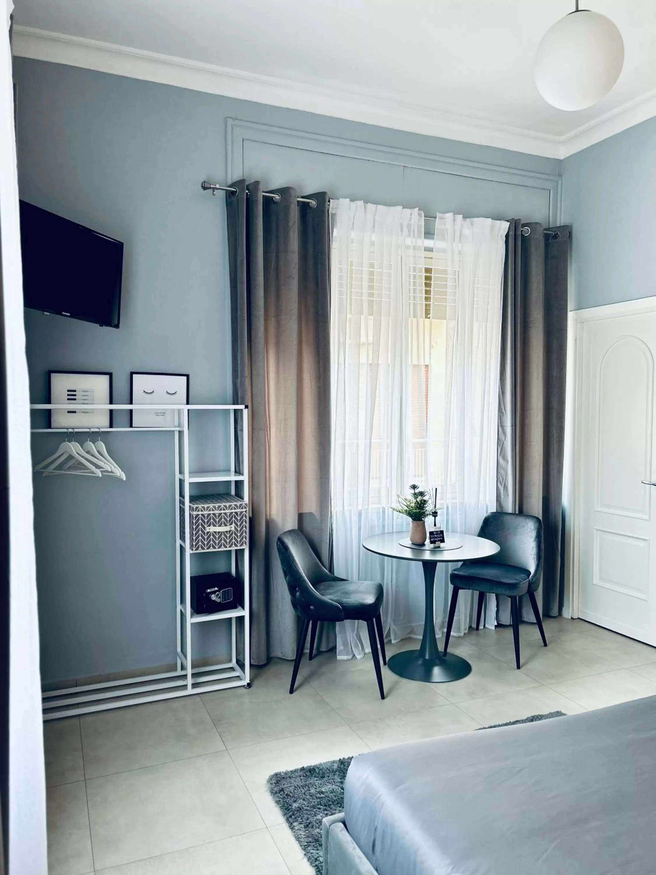 TV and multimedia, Bed in B&B Ungheria Ottantaquattro