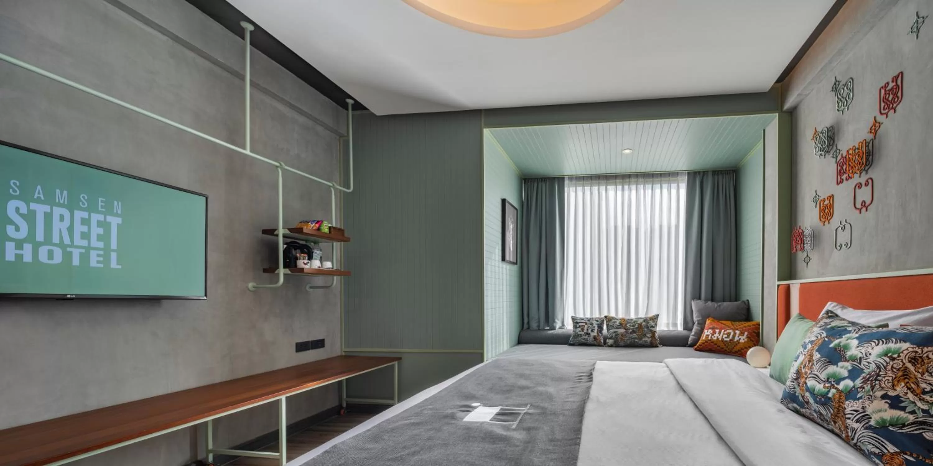 Bed in Samsen Street Hotel