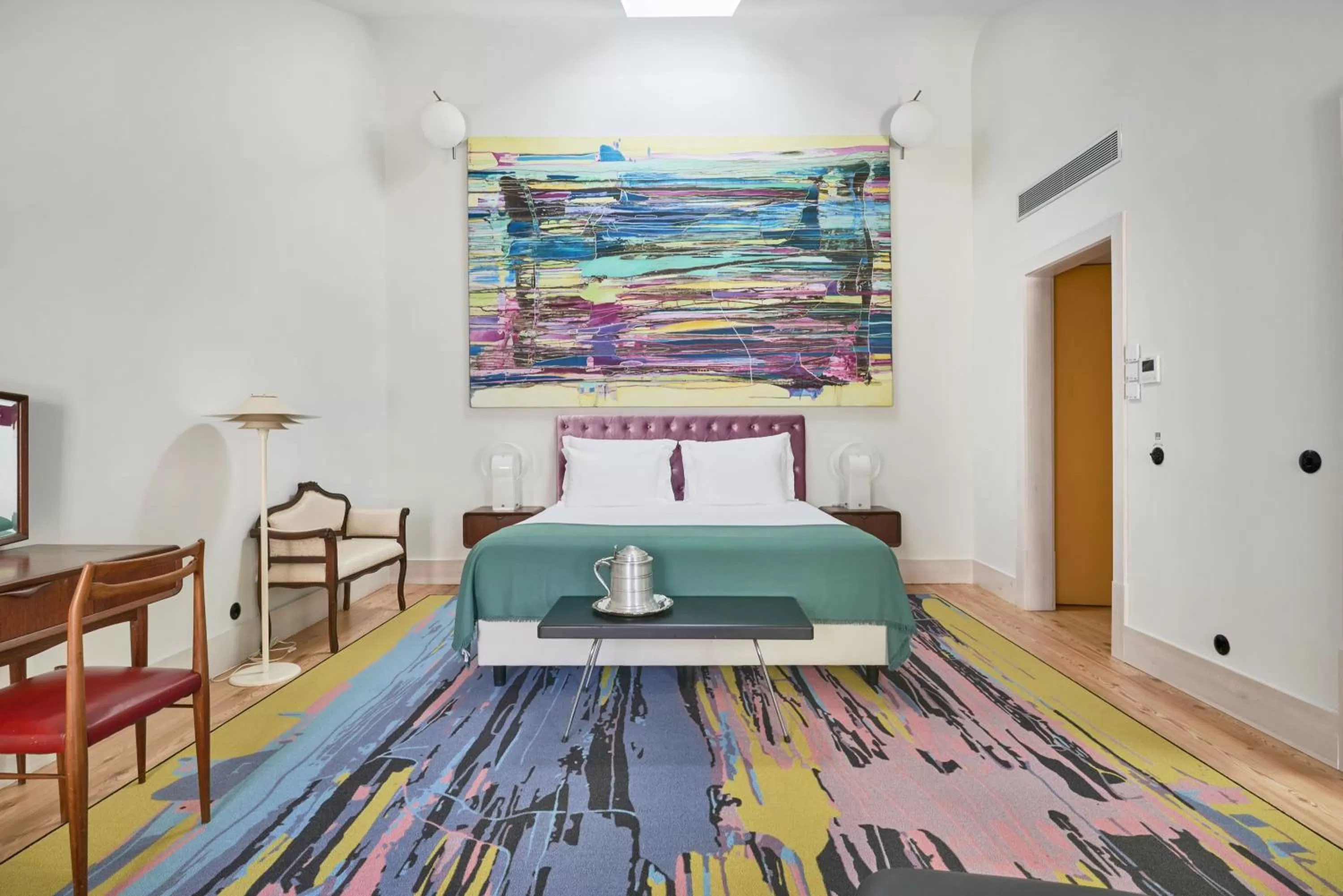 Bed in Cais Urban Lodge