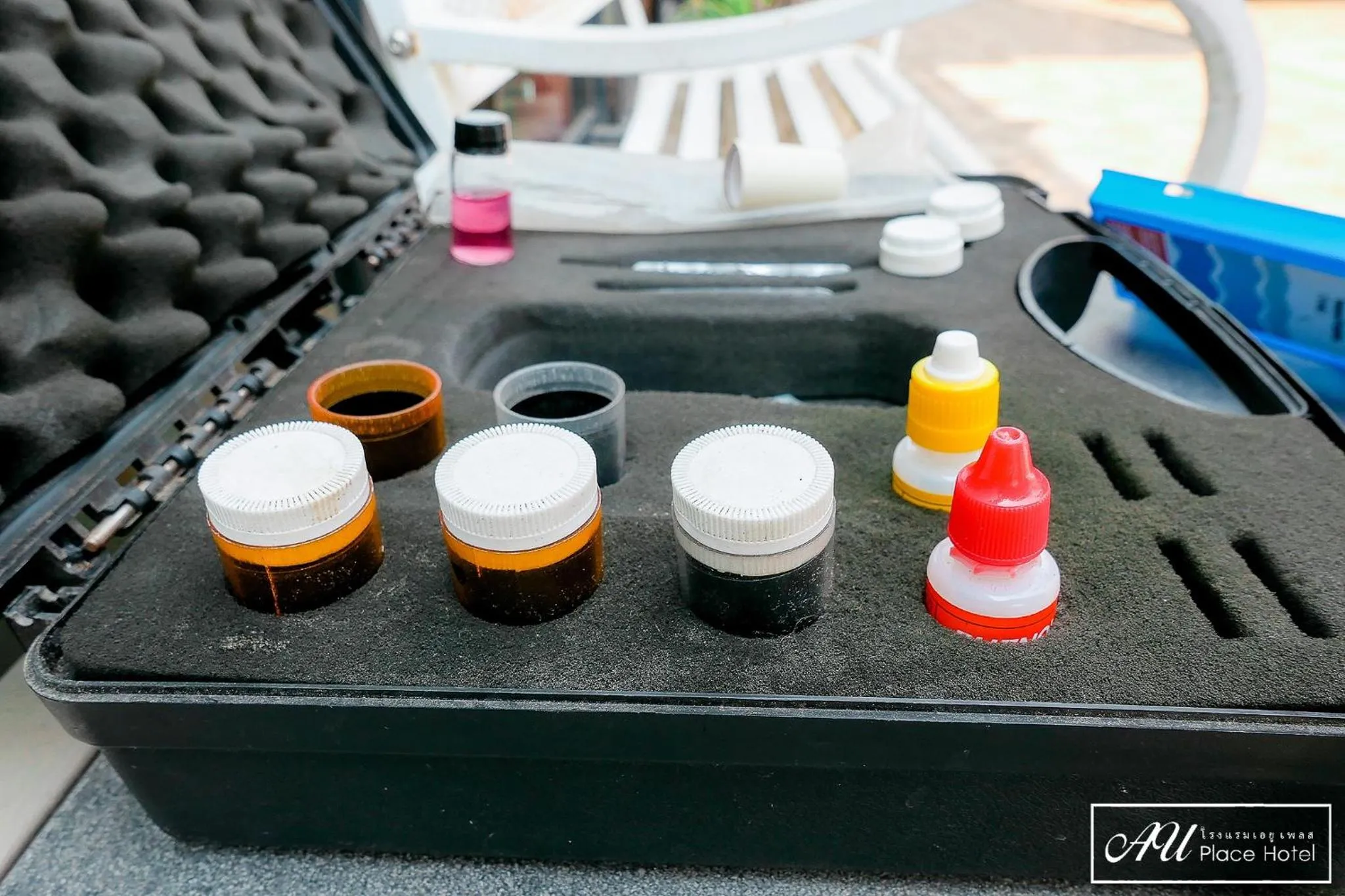 Swimming pool in AU Place Hotel