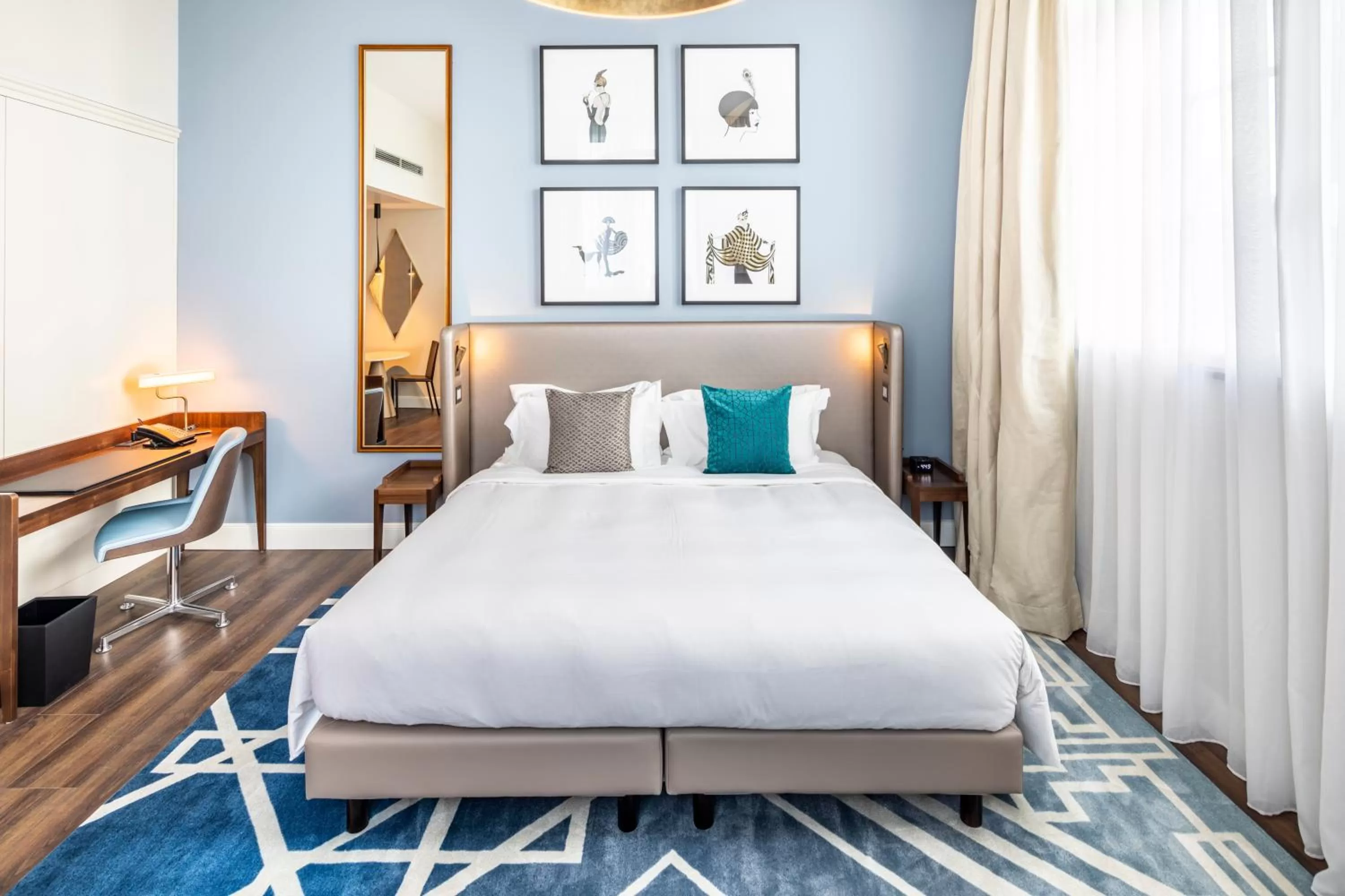 Bed in Fraser Suites Hamburg