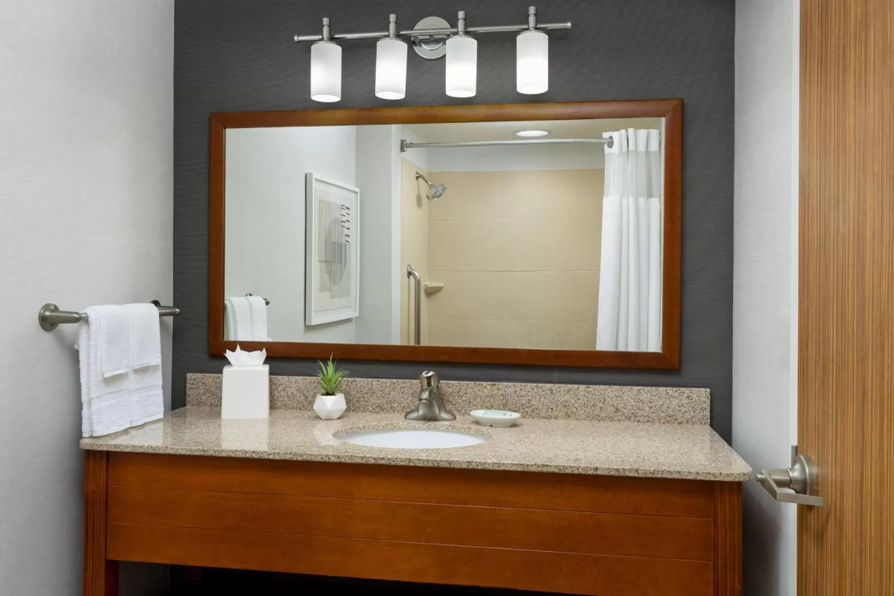Bathroom in Courtyard by Marriott Atlantic City Beach Block