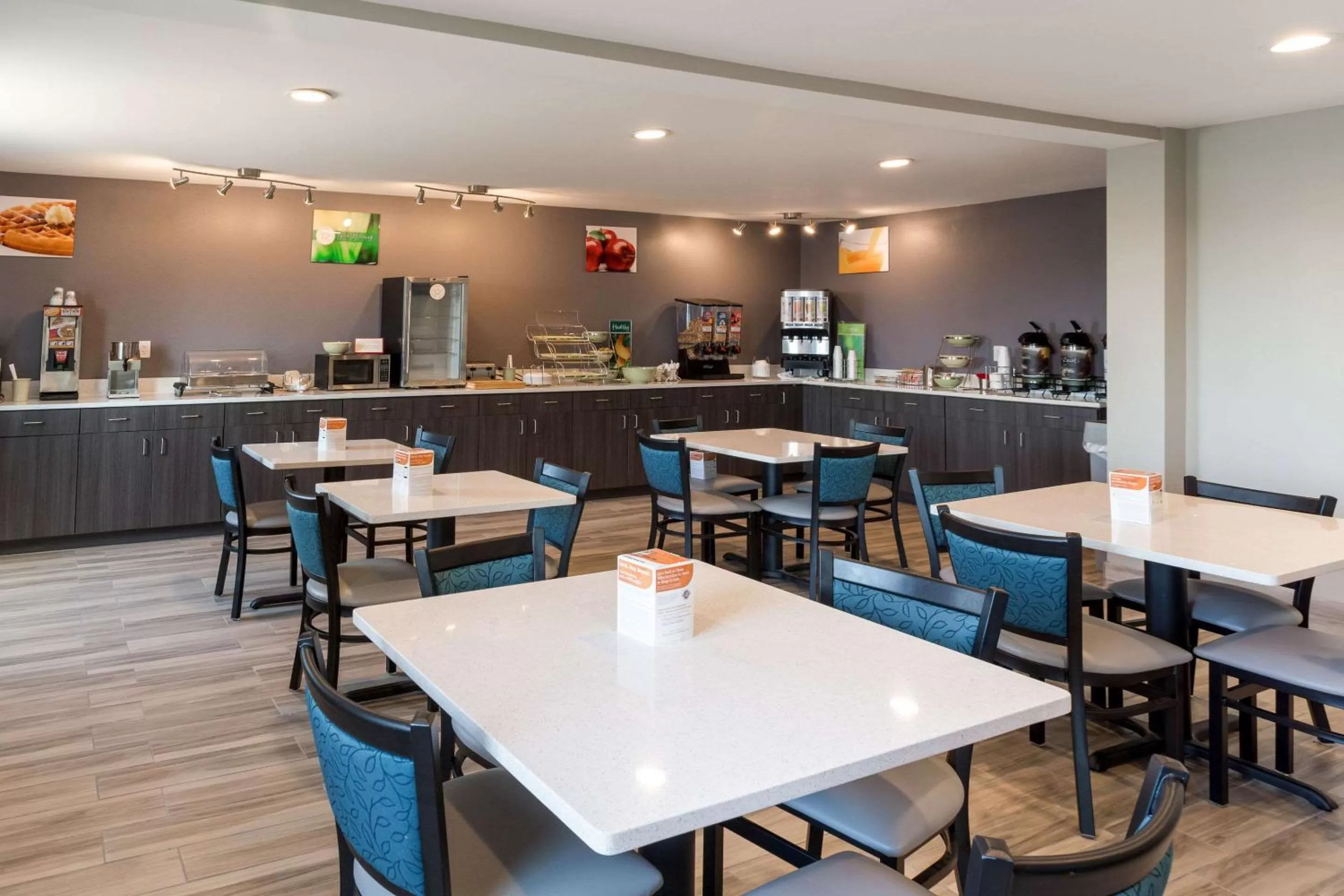 Restaurant/Places to Eat in Quality Inn Rochelle