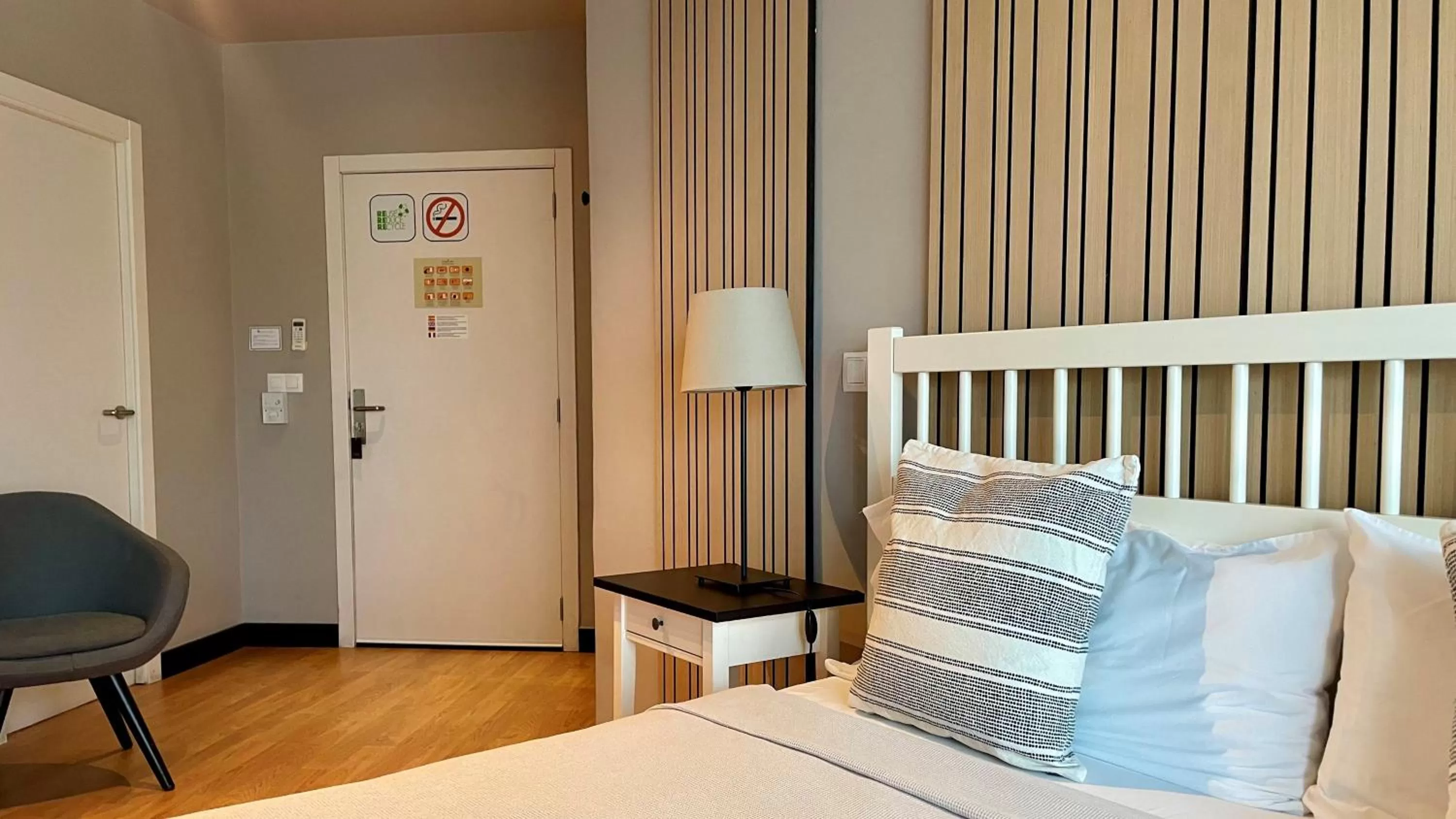 Decorative detail, Bed in MD Modern Hotel - Jardines