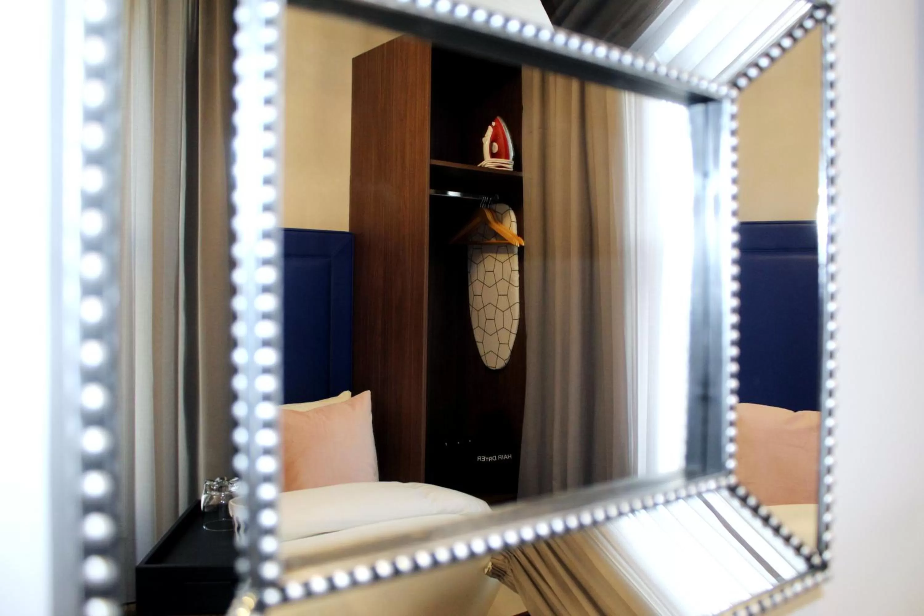 Bedroom in CG Kensington