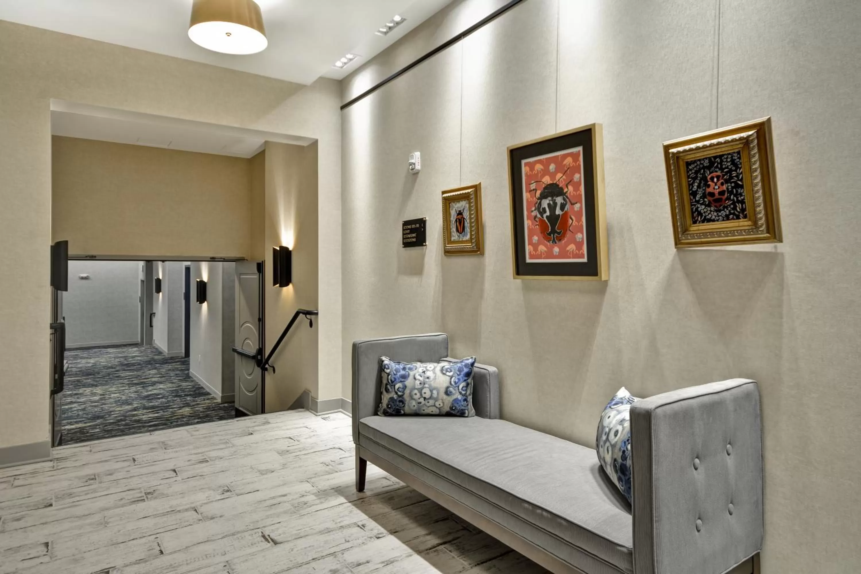 Lobby or reception, Bed in Hotel Indigo Kansas City - The Crossroads by IHG