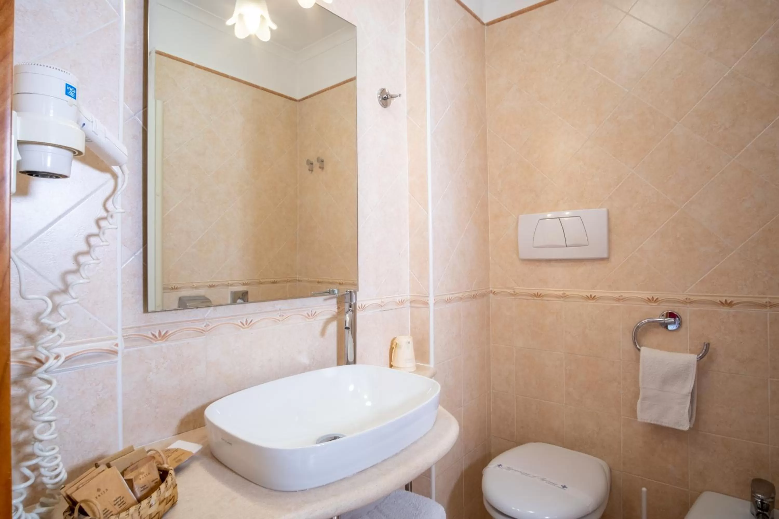 Bathroom in Hotel Savoia Sorrento