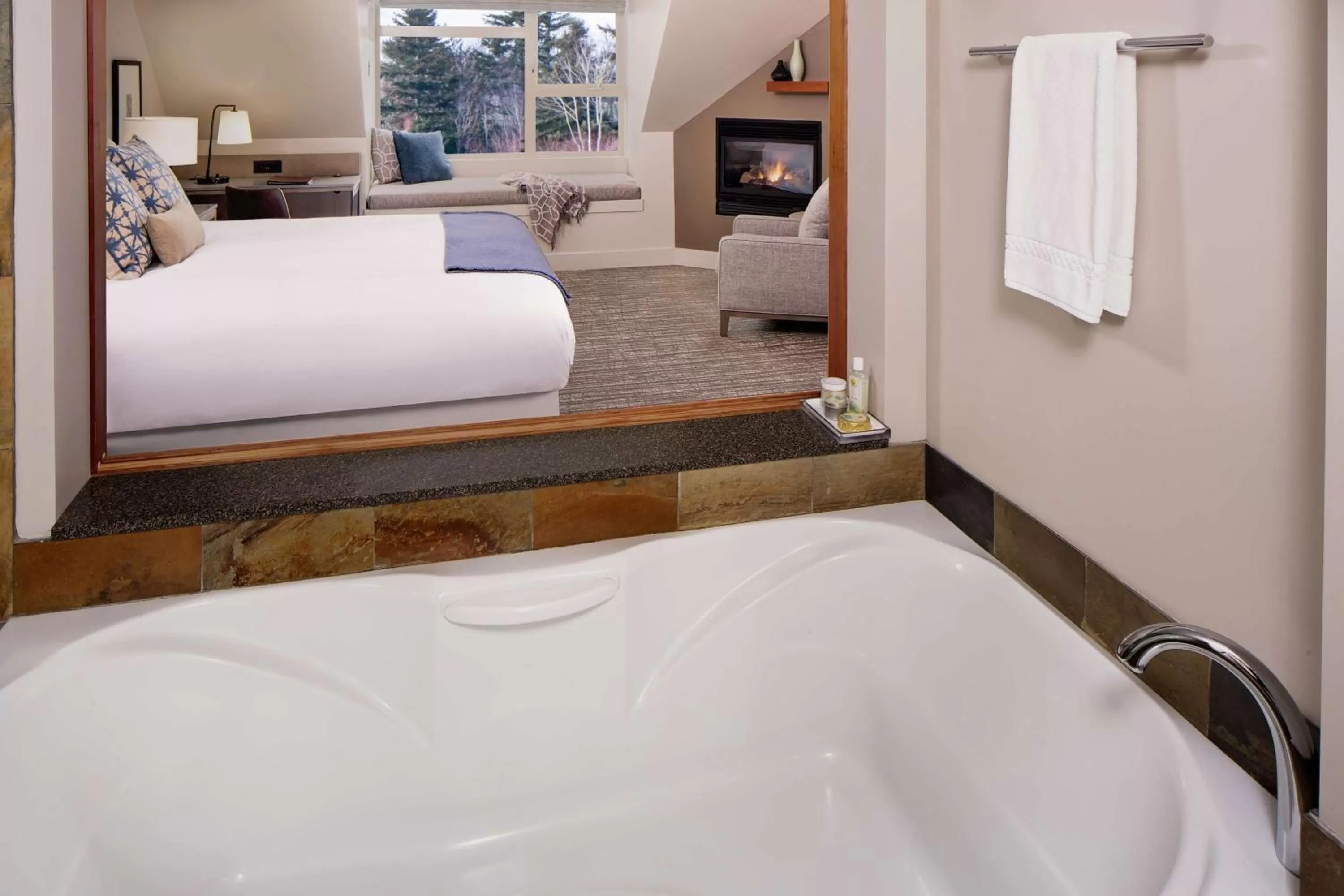 Bathroom, Bed in Chrysalis Inn & Spa Bellingham, Curio Collection by Hilton