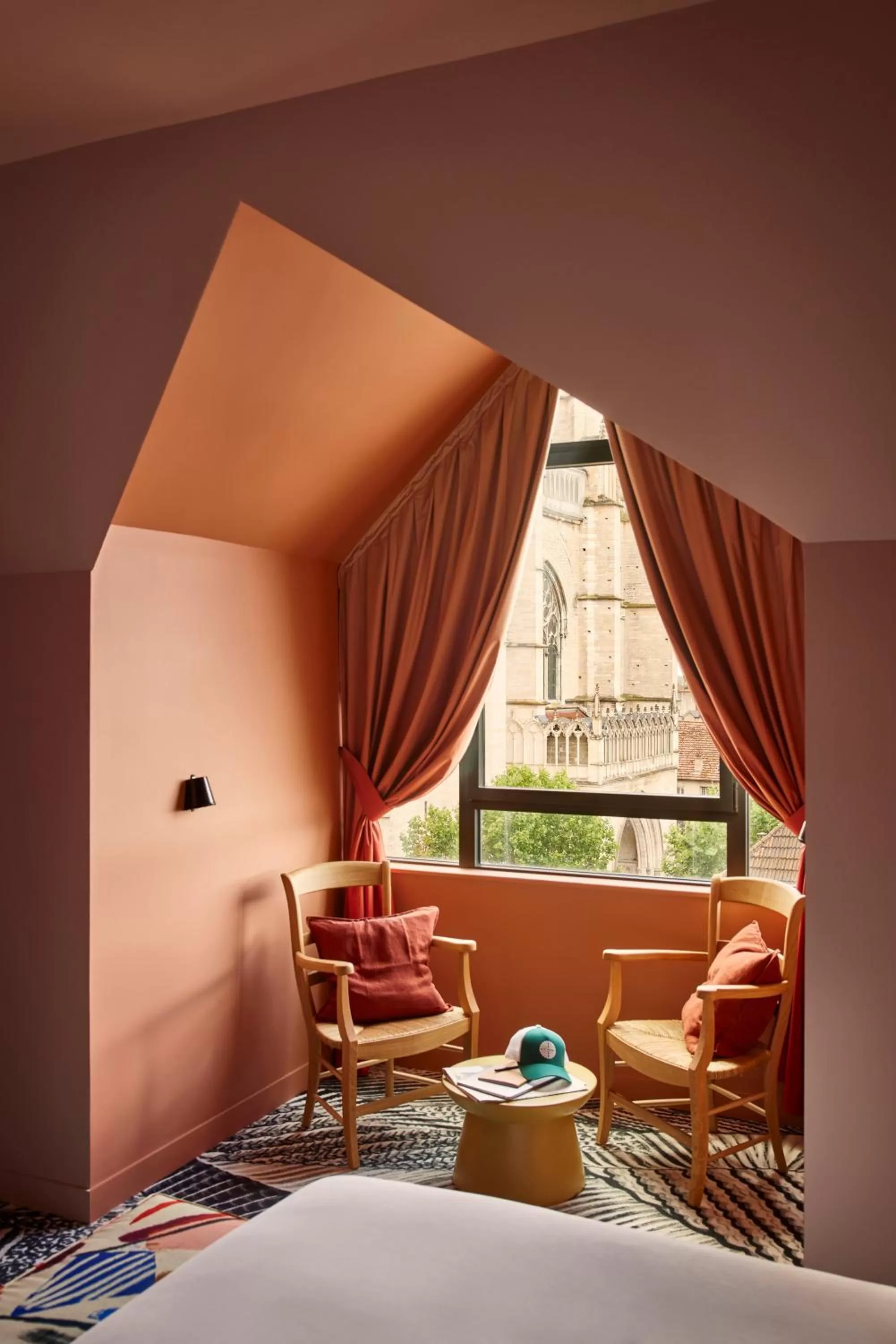 View (from property/room), Bed in Mama Shelter Dijon