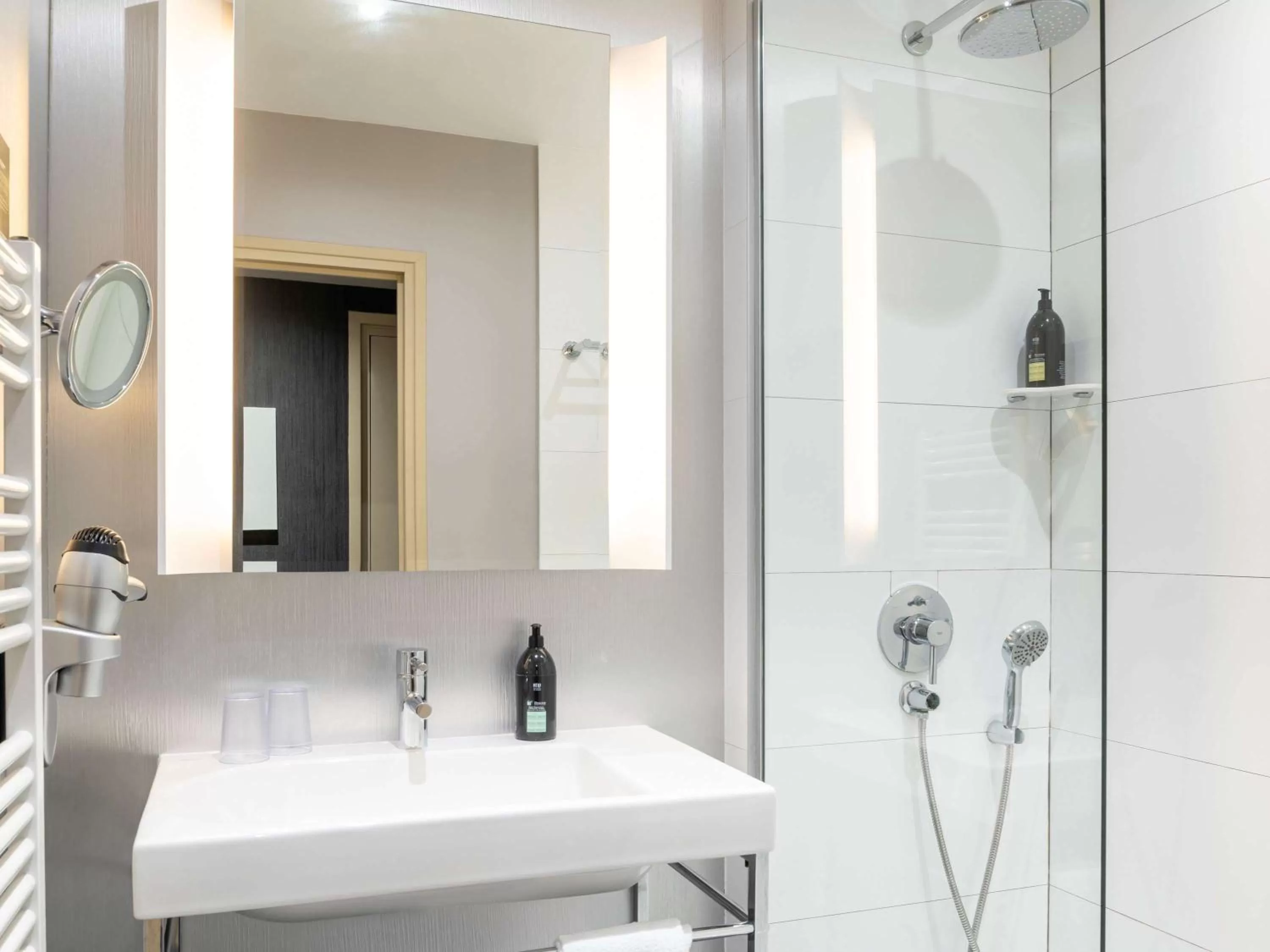 Photo of the whole room in Aparthotel Adagio La Défense Esplanade