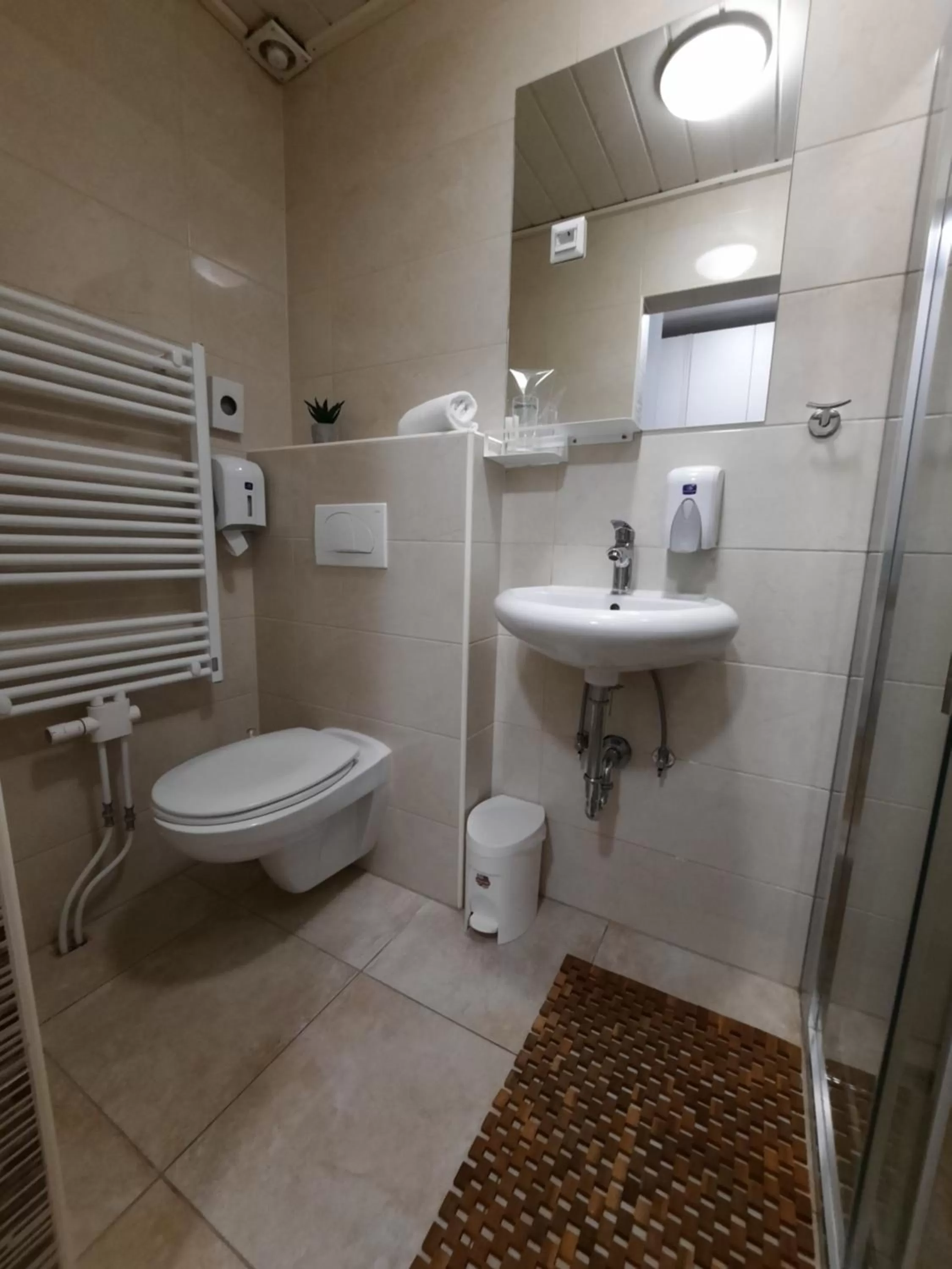 Bathroom in Gostisce Jezero