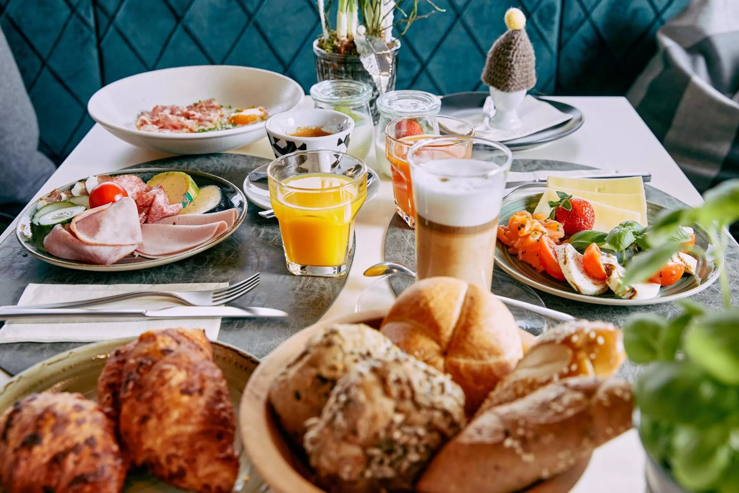 Restaurant/places to eat, Breakfast in Home suite home