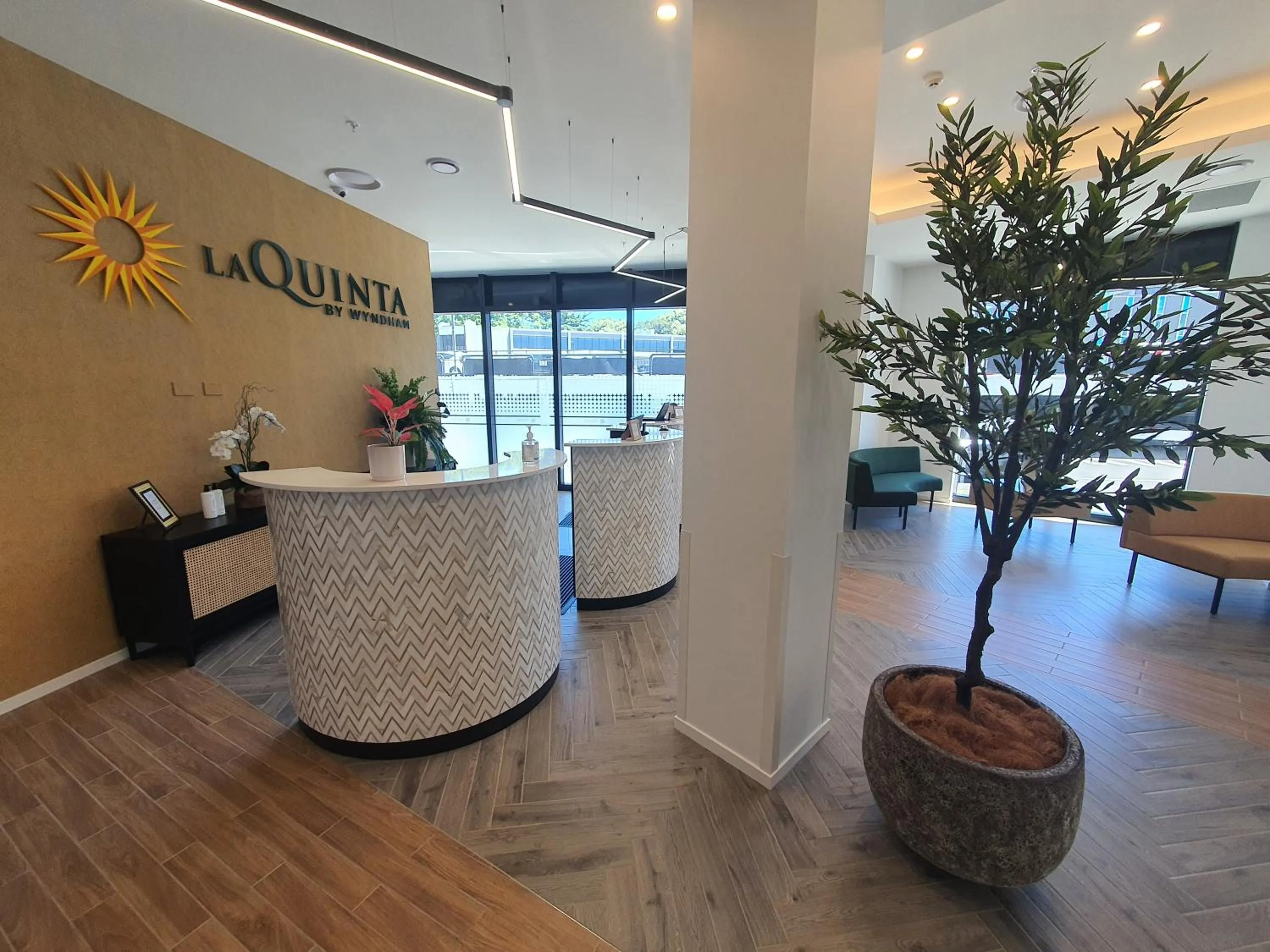 Lobby or reception in La Quinta by Wyndham Ellerslie Auckland