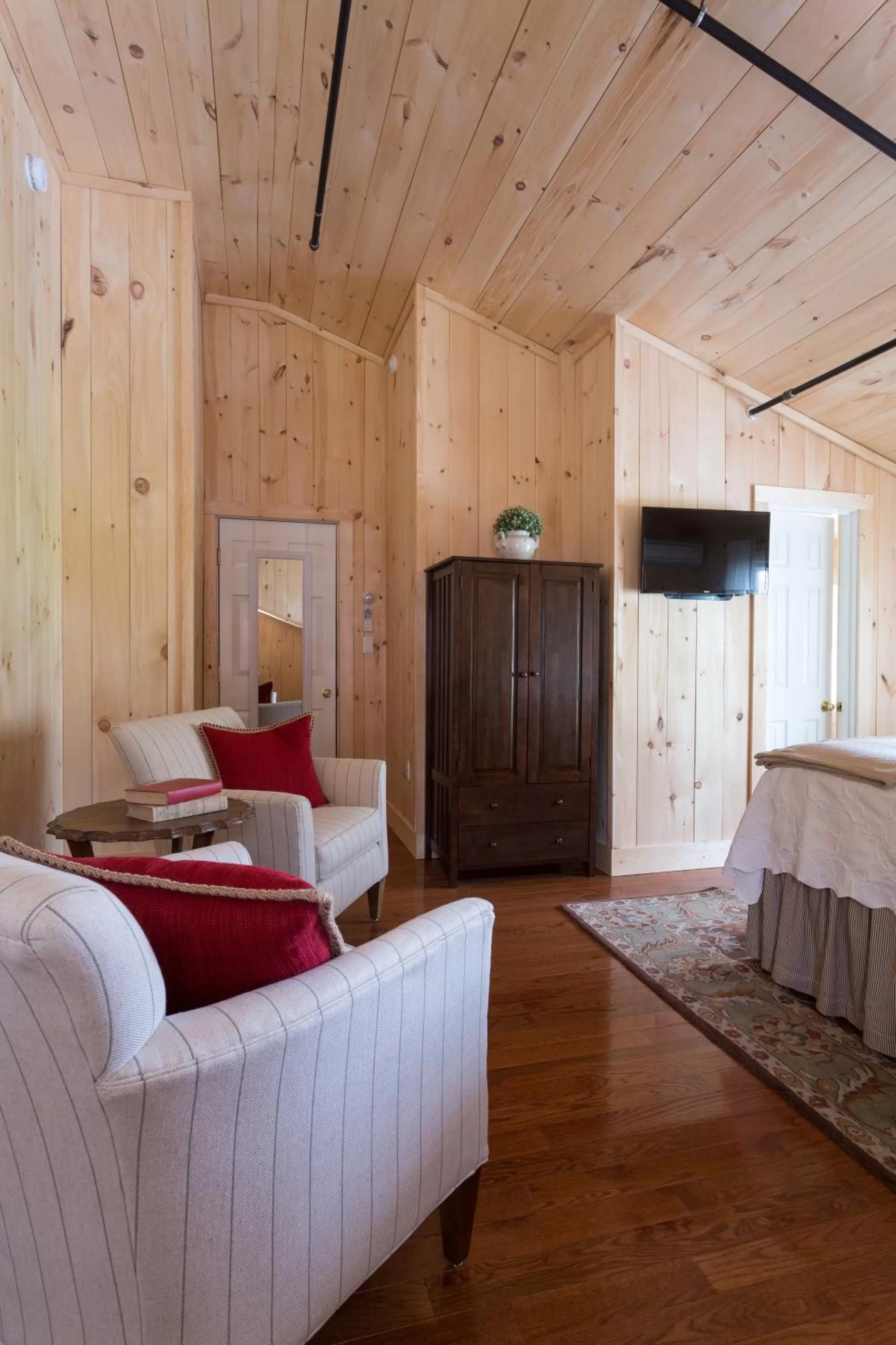 Seating area, Bed in The Inn at Manchester