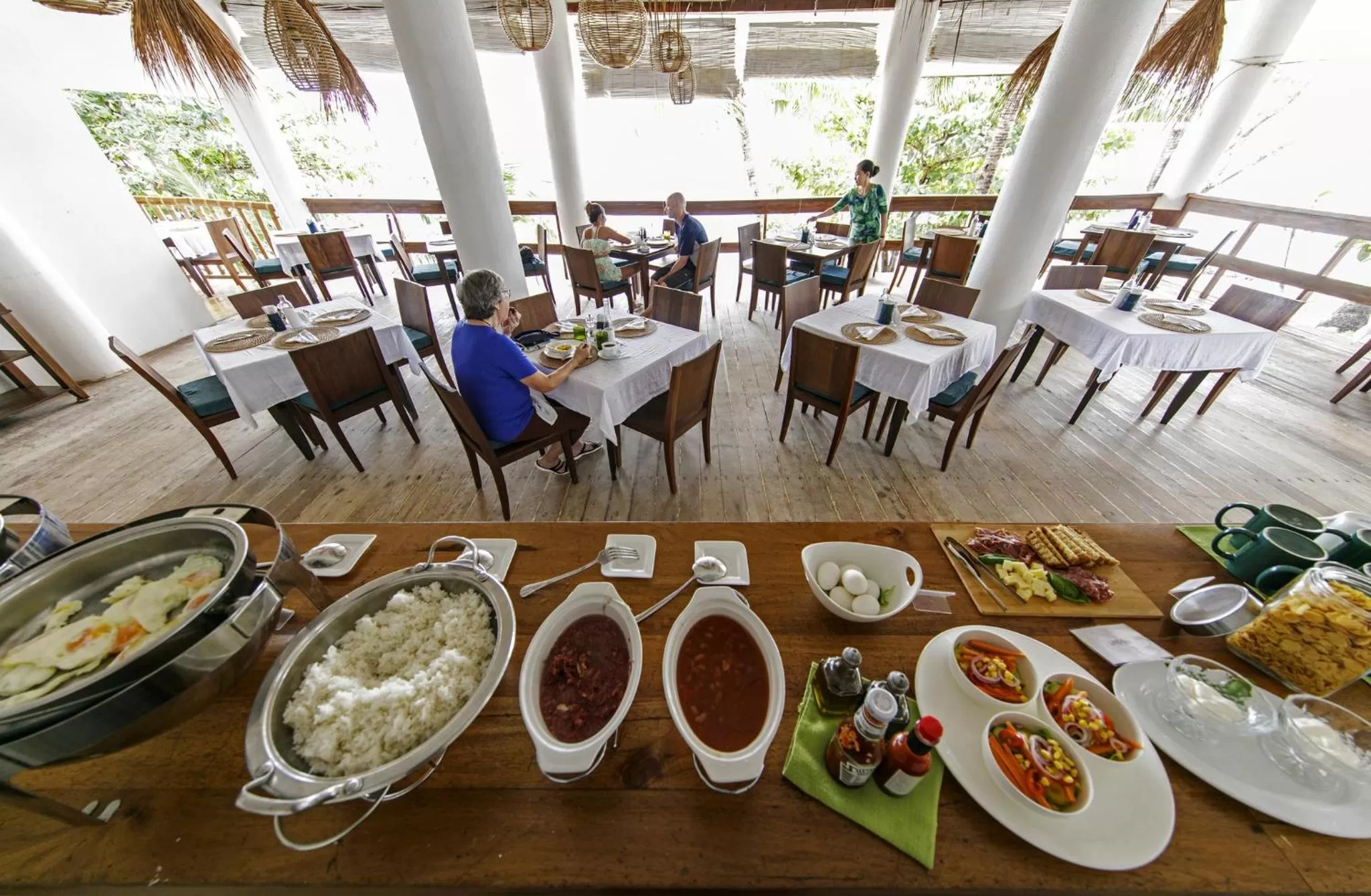 Restaurant/places to eat in Ocean Vida Beach and Dive Resort