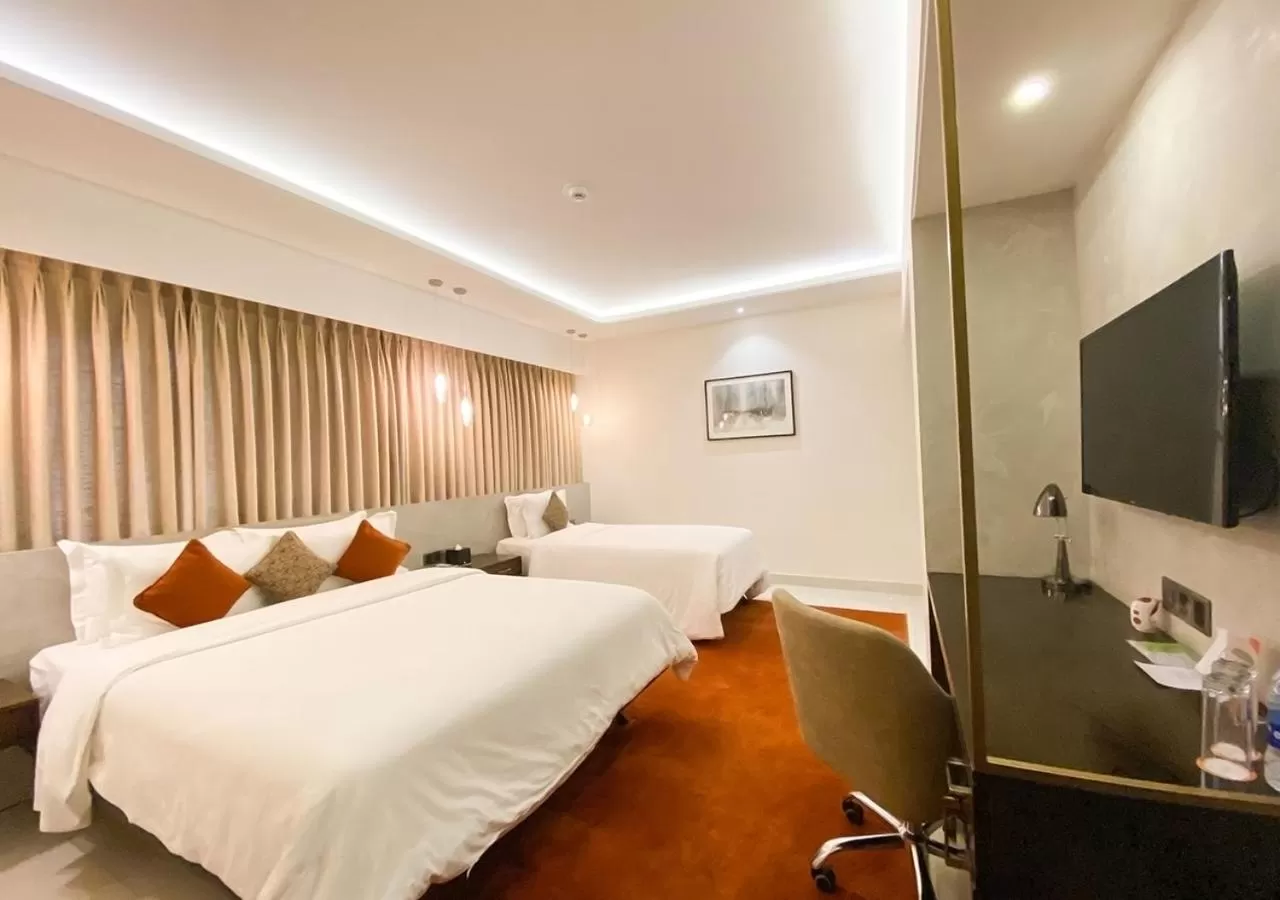 Bed in Jatra Flagship Dhaka Lake View