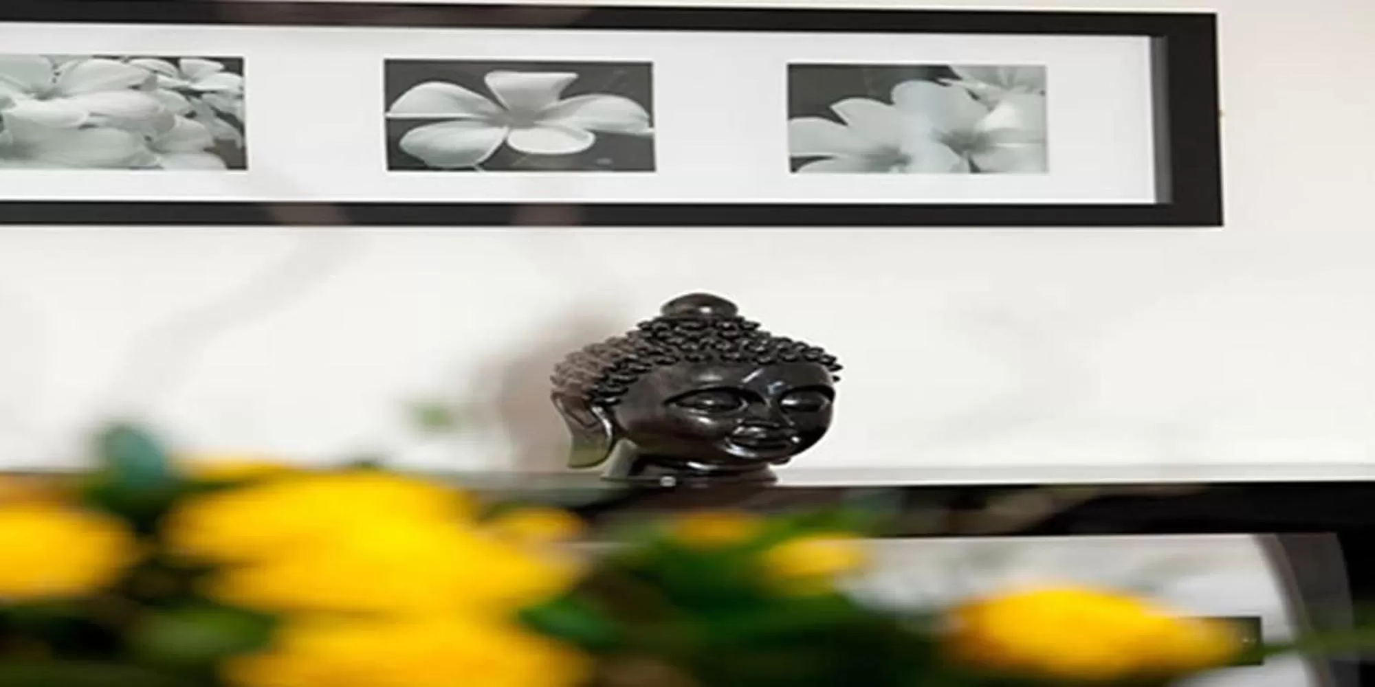 Decorative detail in Victoria Mansions Hotel Apartments