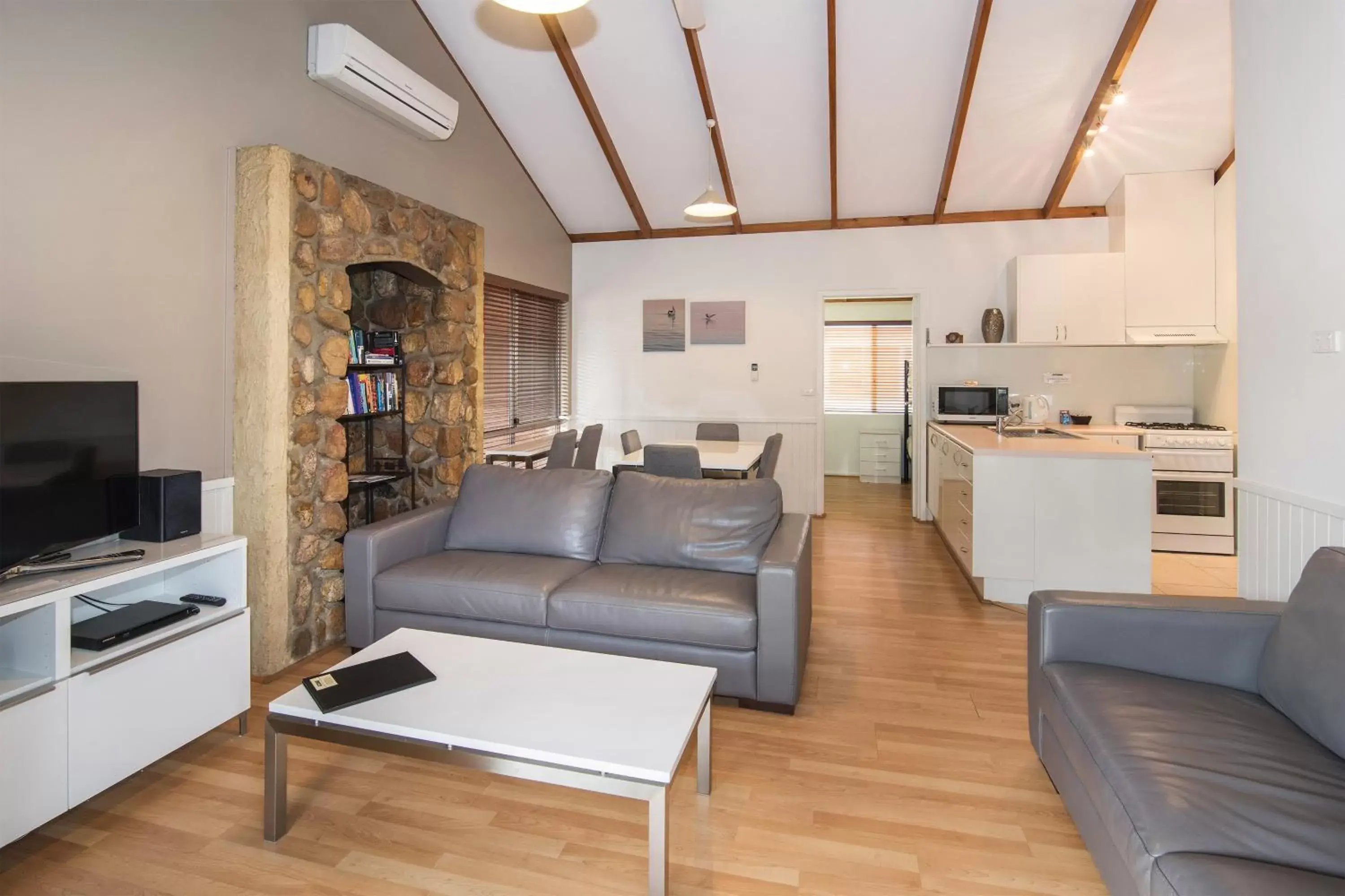 2 Bed 1 Bath Standard Cottage in Bay Village Dunsborough 2 Bed 1 Bath Standard Cottage in Bay Village Dunsborough