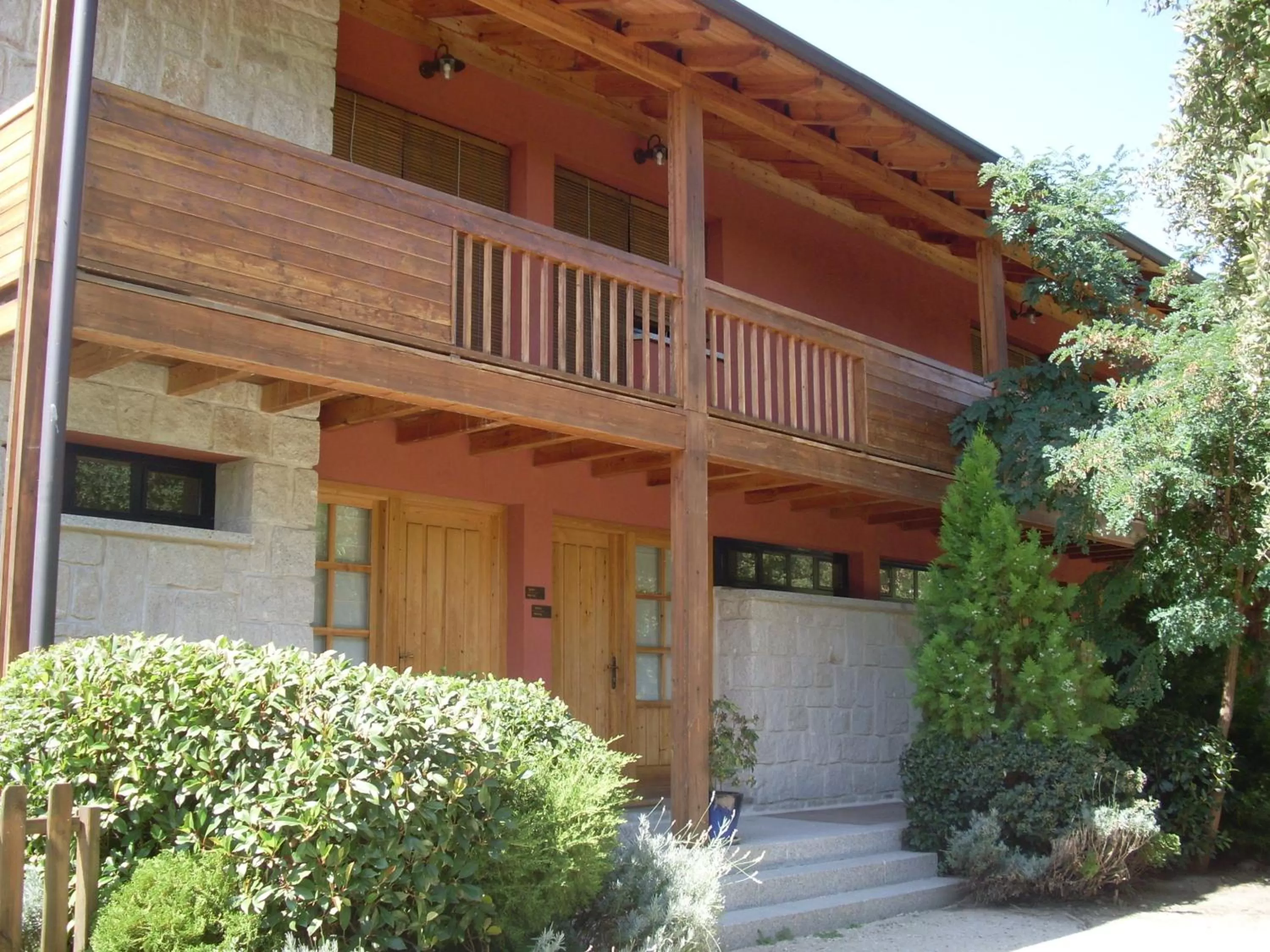Facade/entrance in Hotel Sara De Ur