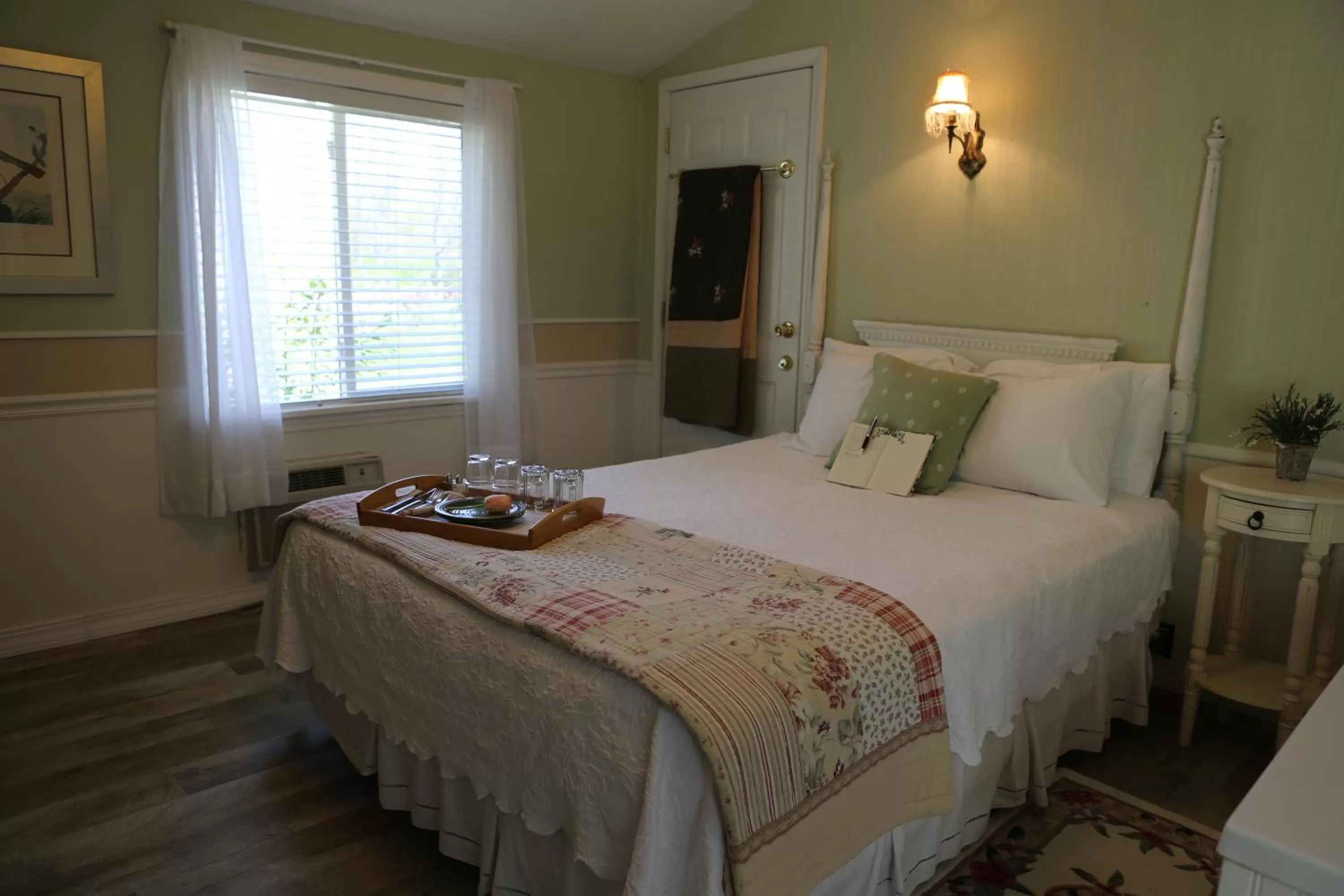 Bed in Martha's Vineyard B & B