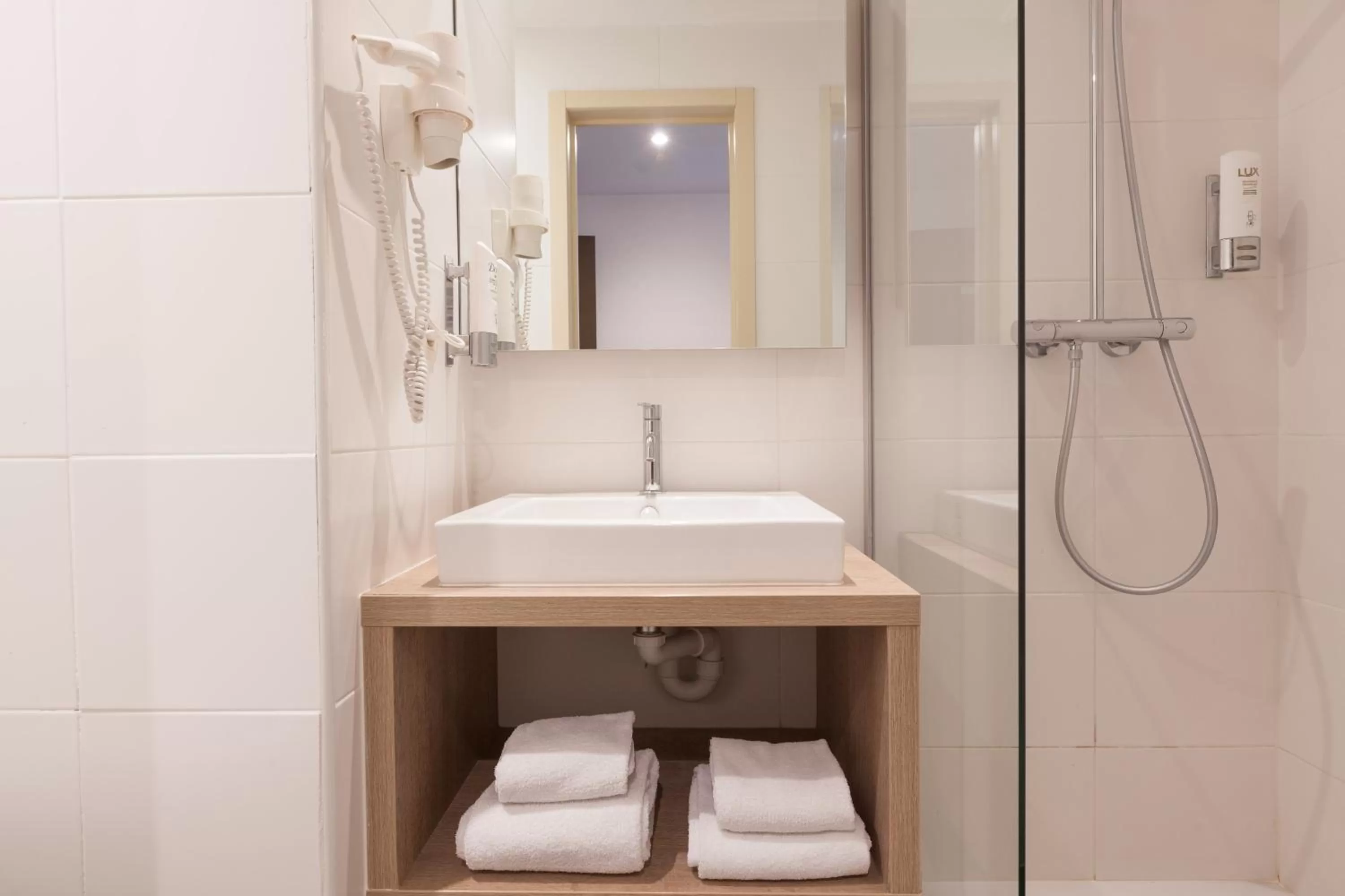 Shower in Hotel Villa Royale