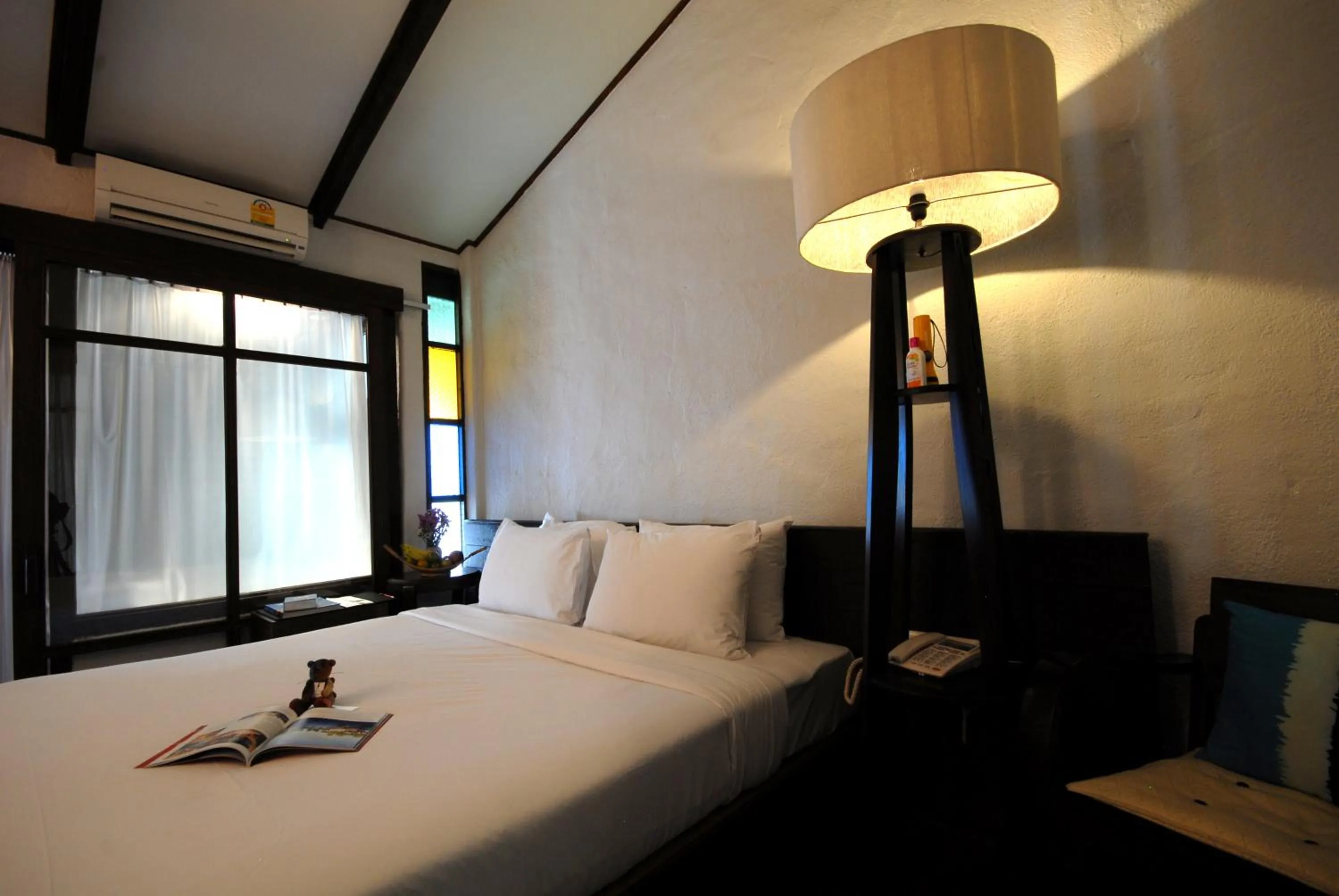 Bedroom, Bed in Banthai Village