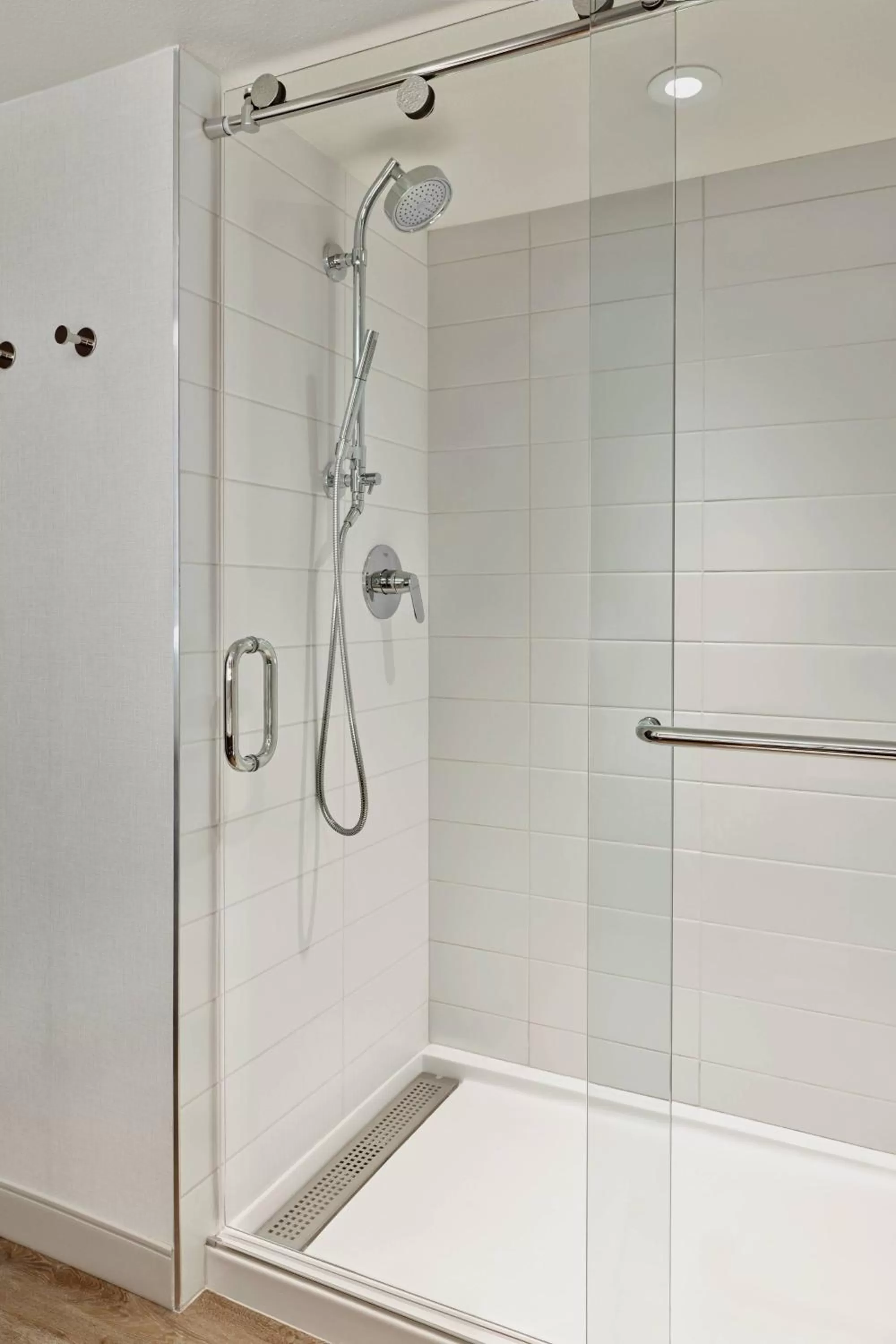 One-Bedroom King Suite with Sofa Bed and Adapted Tub - Mobility Accessible in Delta Hotels by Marriott Denver Thornton