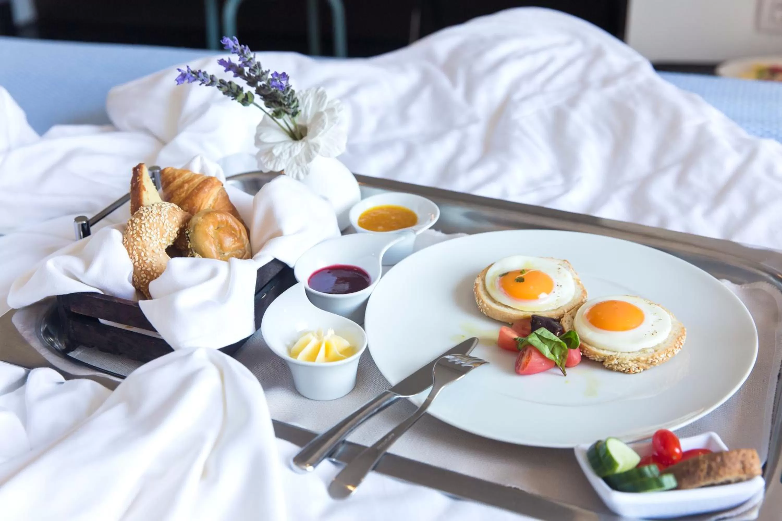 Food close-up, Bed in Domotel Kastri