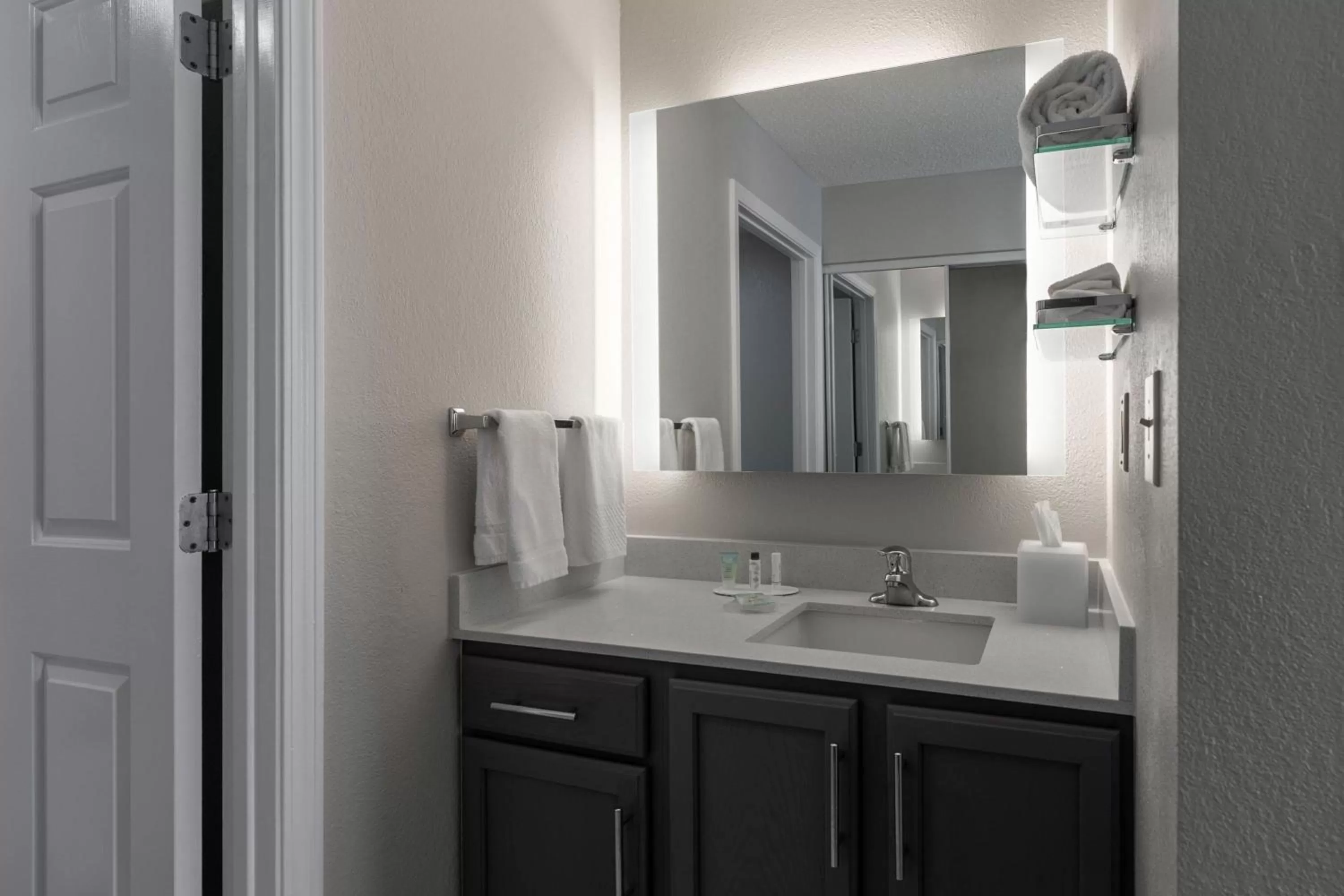 Bedroom in Residence Inn Columbus Easton