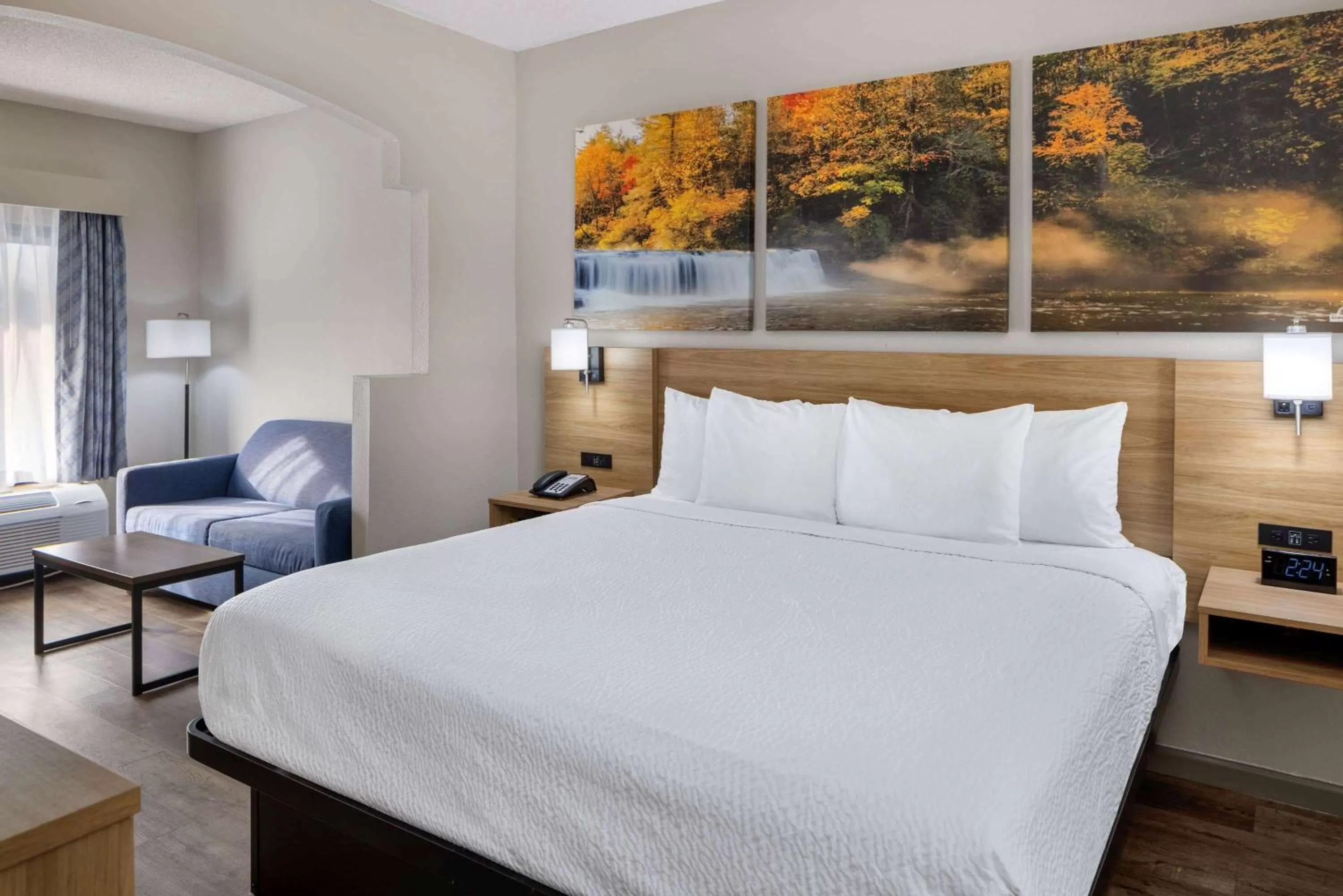 Bedroom, Bed in Days Inn by Wyndham Jackson