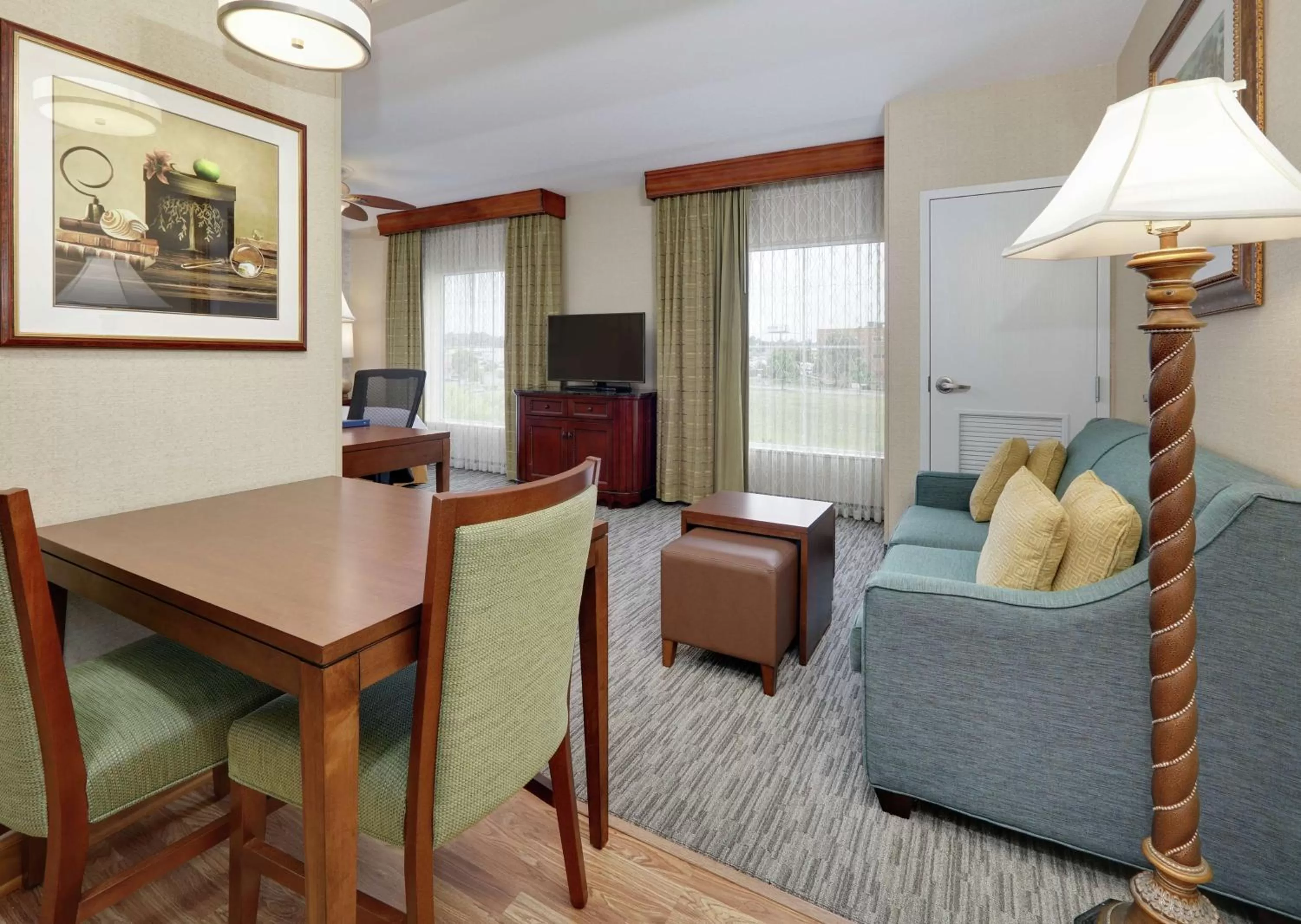 Living room in Homewood Suites Hagerstown