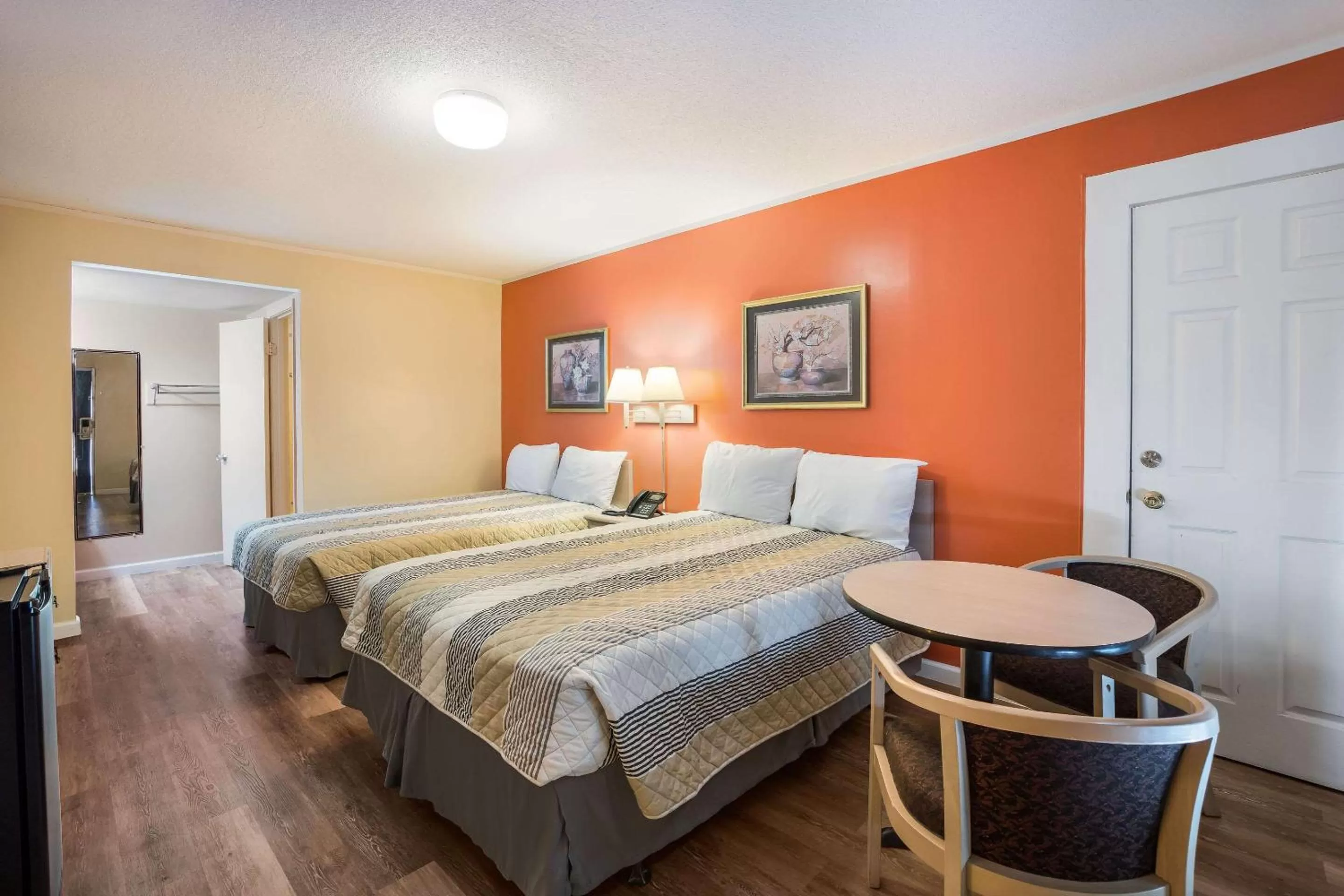 Photo of the whole room, Bed in Rodeway Inn Cecil